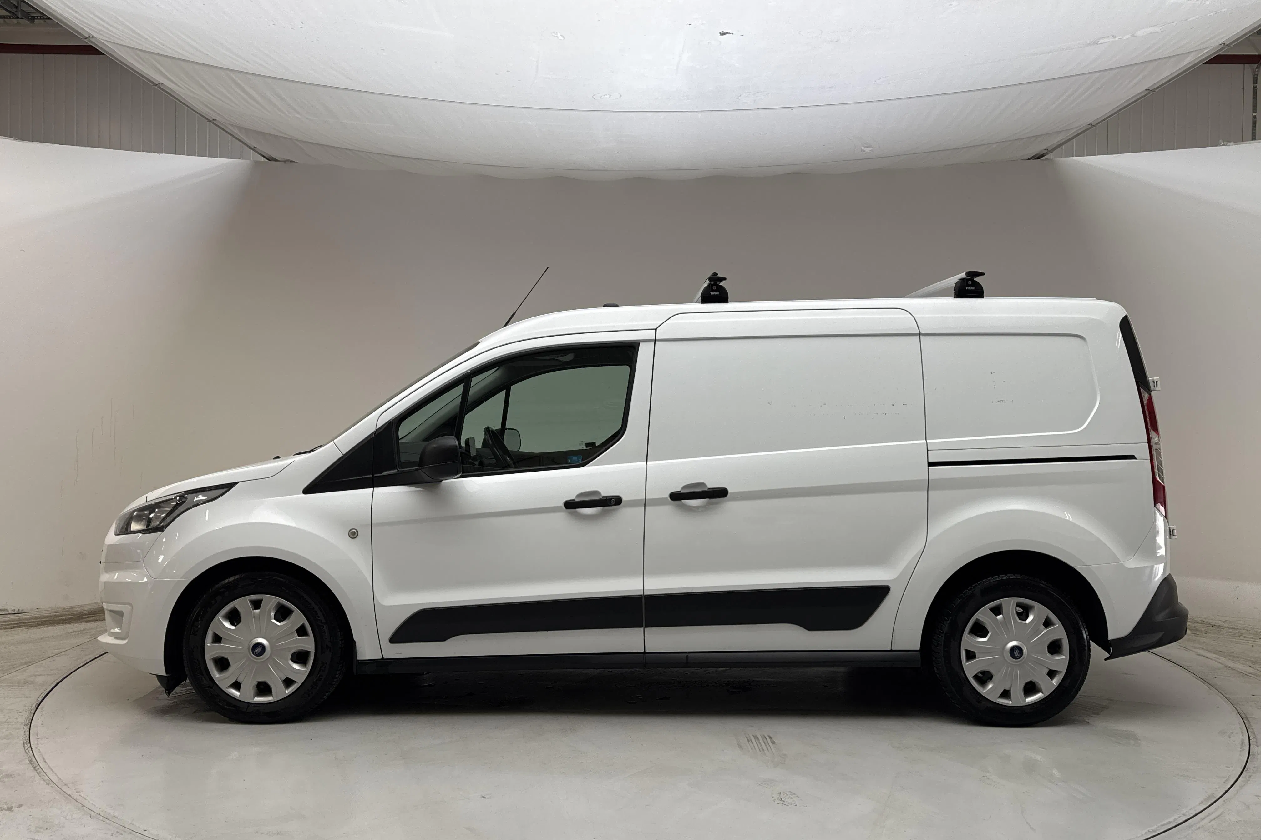 Presentationsfoto 2 av 13: Ford Transit Connect 1.5 EcoBlue (100hk) - 11 249 mil - Automat - vit - 2020