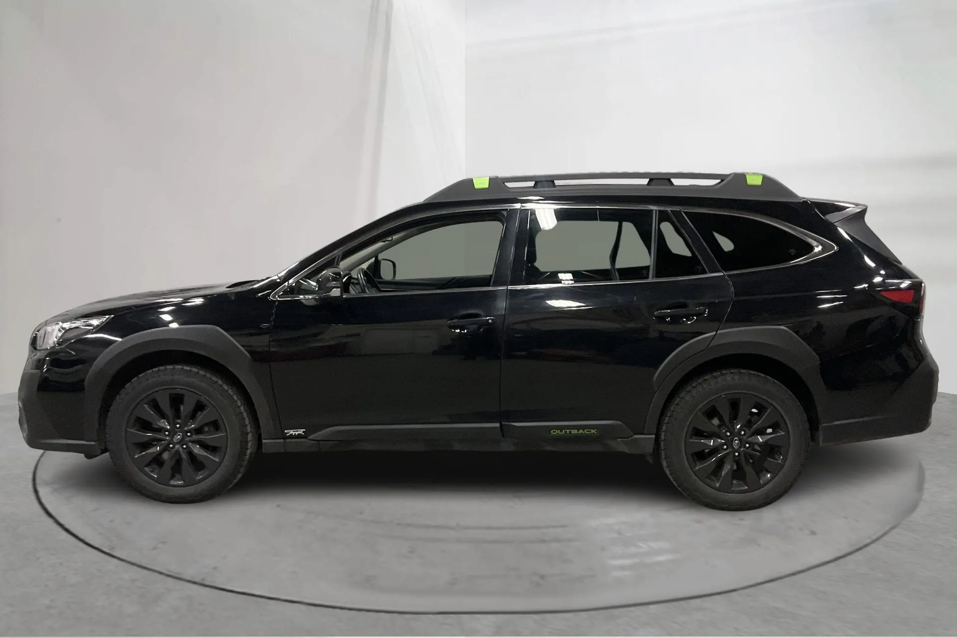 Presentationsfoto 2 av 17: Subaru Outback 2.5i XFuel 4WD (169hk) - 16 143 mil - Automat - svart - 2023