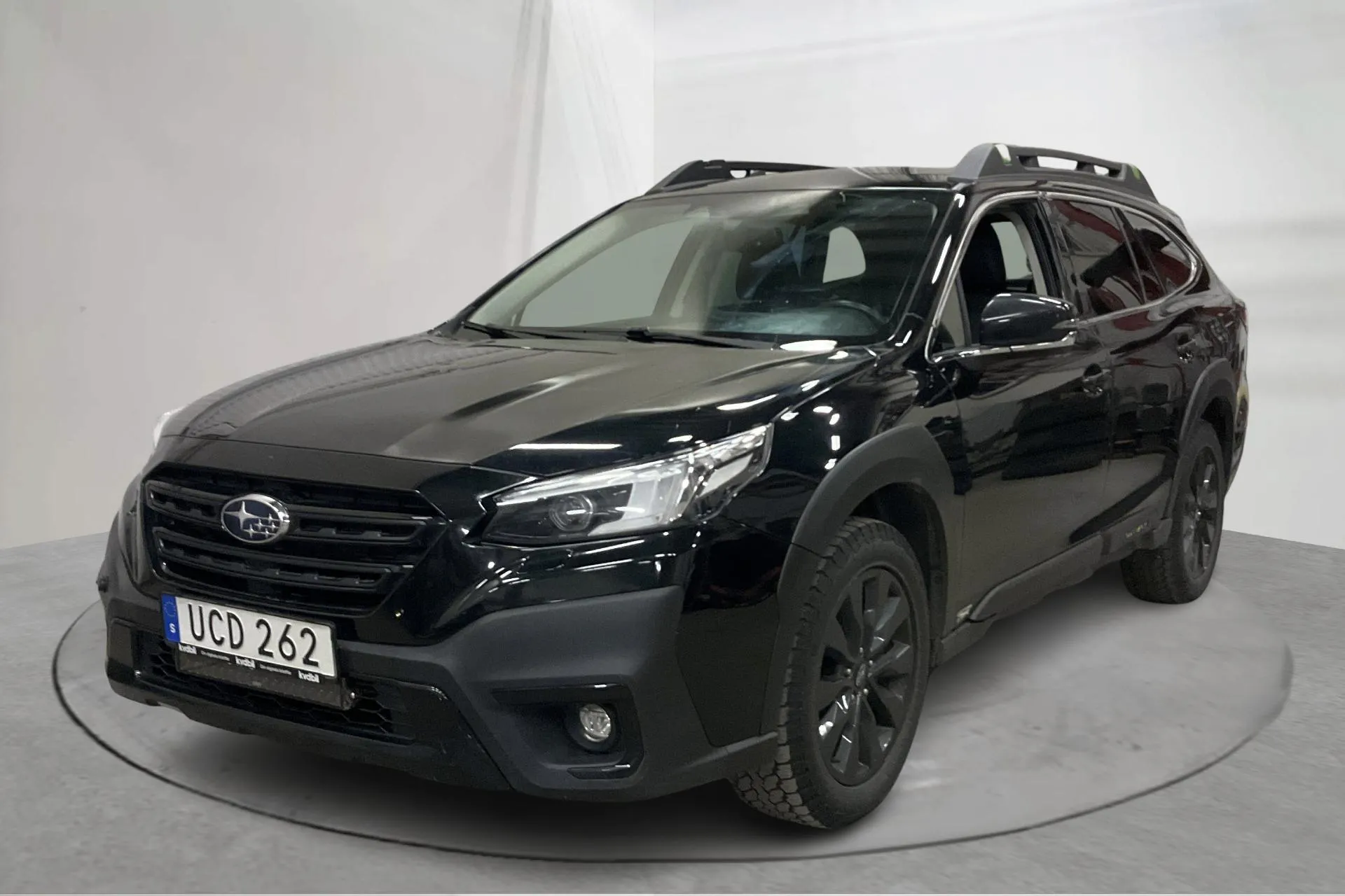 Presentationsfoto 1 av 17: Subaru Outback 2.5i XFuel 4WD (169hk) - 16 143 mil - Automat - svart - 2023