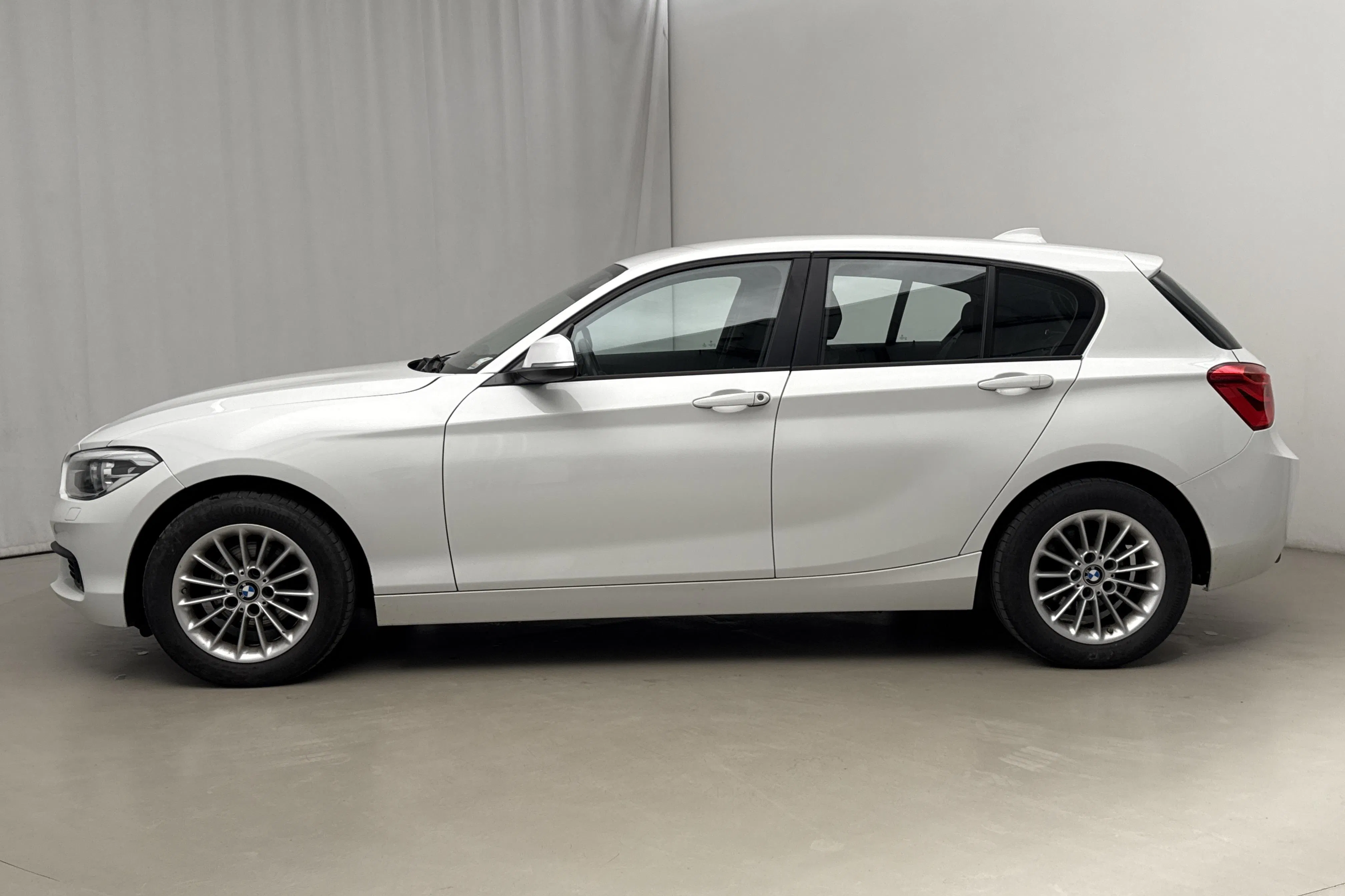 Presentation photo 2 of 15: BMW 116d 5dr, F20 (116hk) - 128 880 km - Manual - white - 2016