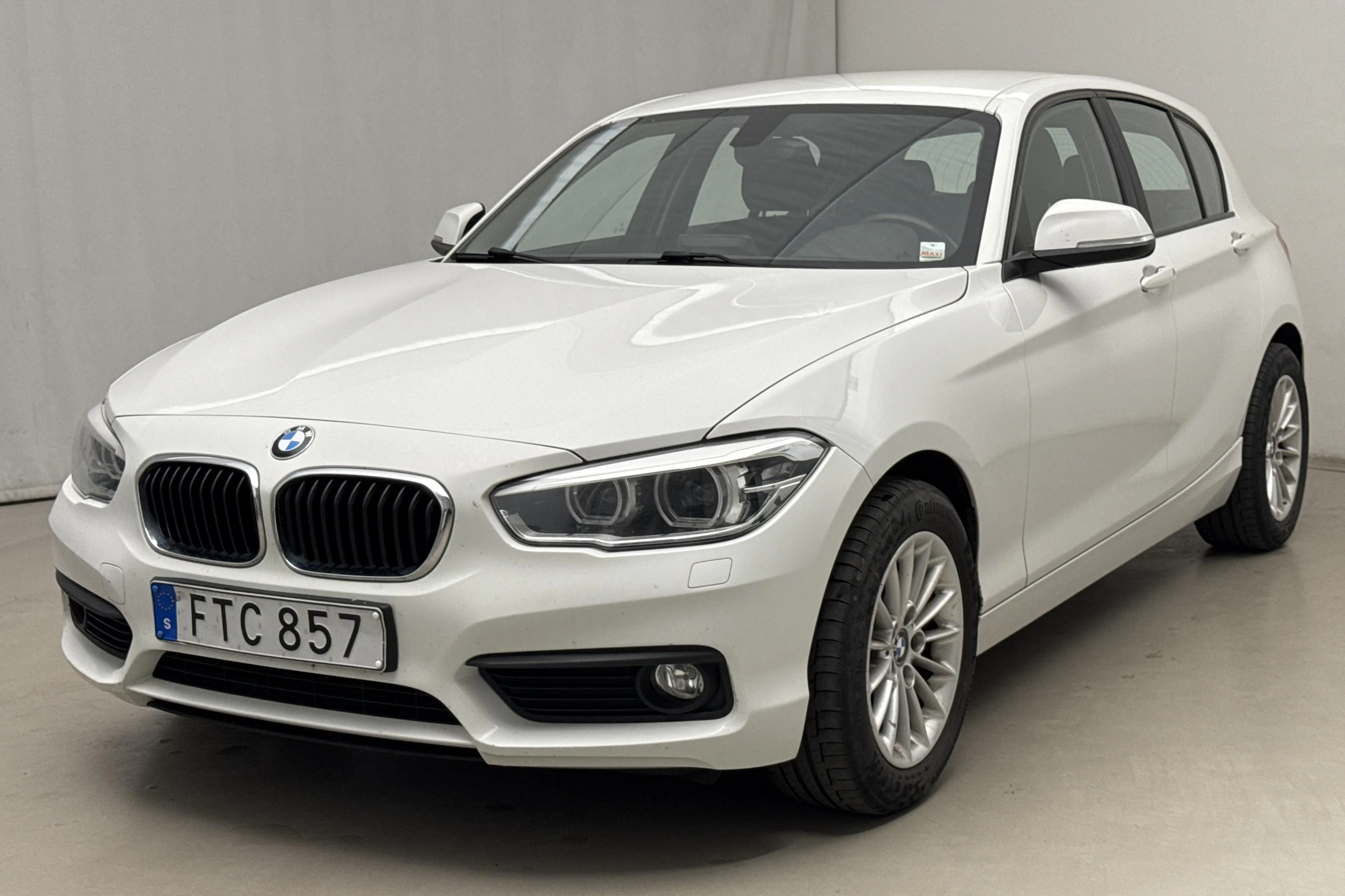 Presentation photo 1 of 15: BMW 116d 5dr, F20 (116hk) - 128 880 km - Manual - white - 2016