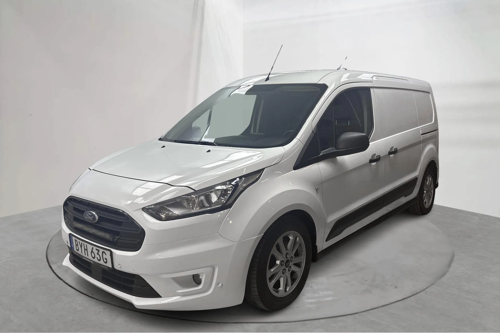 Presentationsfoto 1 av 18: Ford Transit Connect 1.5 EcoBlue (100hk) - 13 376 mil - Automat - vit - 2022