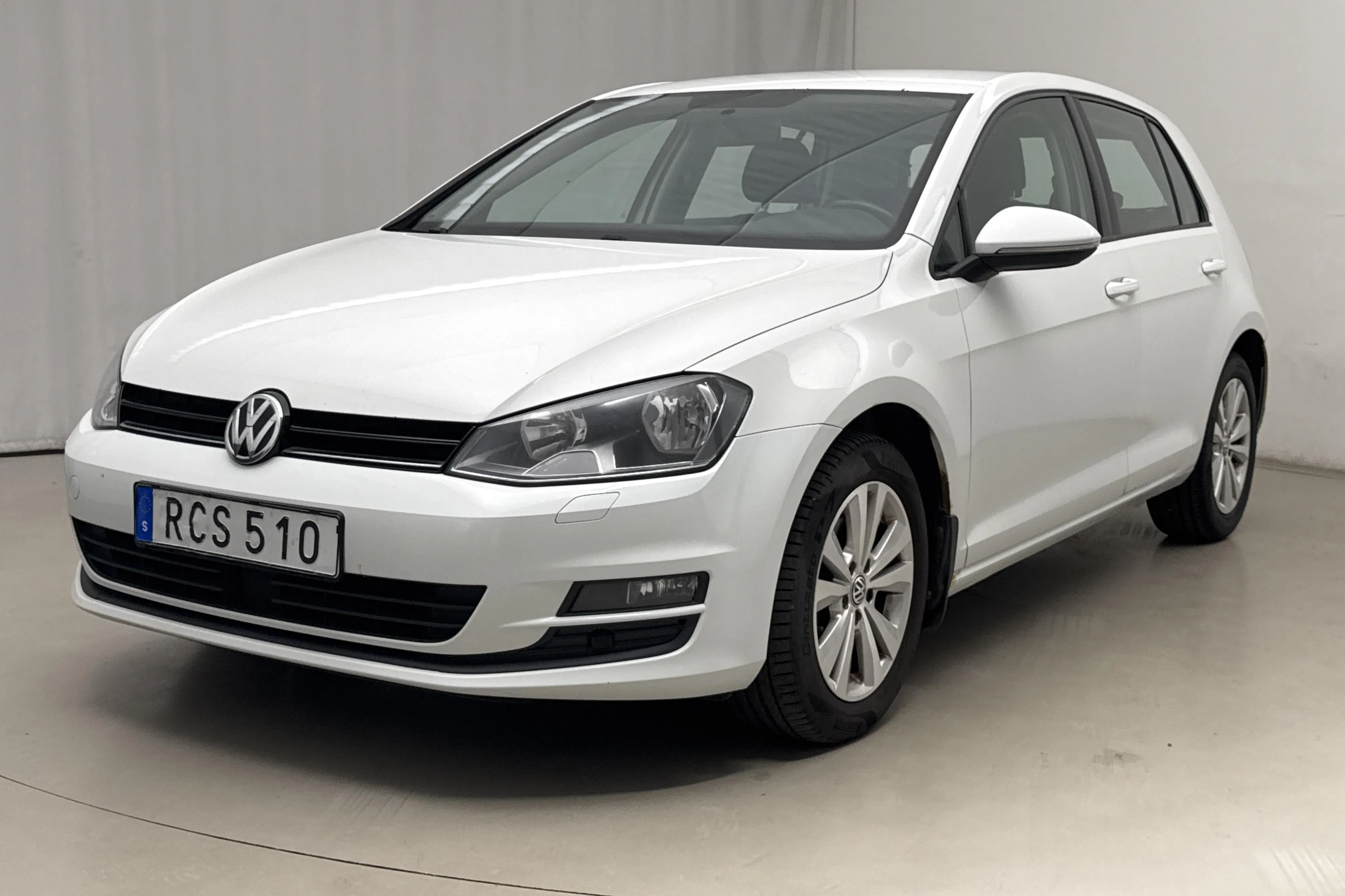 Presentation photo 1 of 13: VW Golf VII 1.4 TSI Multifuel 5dr (122hk) - 19 764 Scandinavian mile - Manual - white - 2014