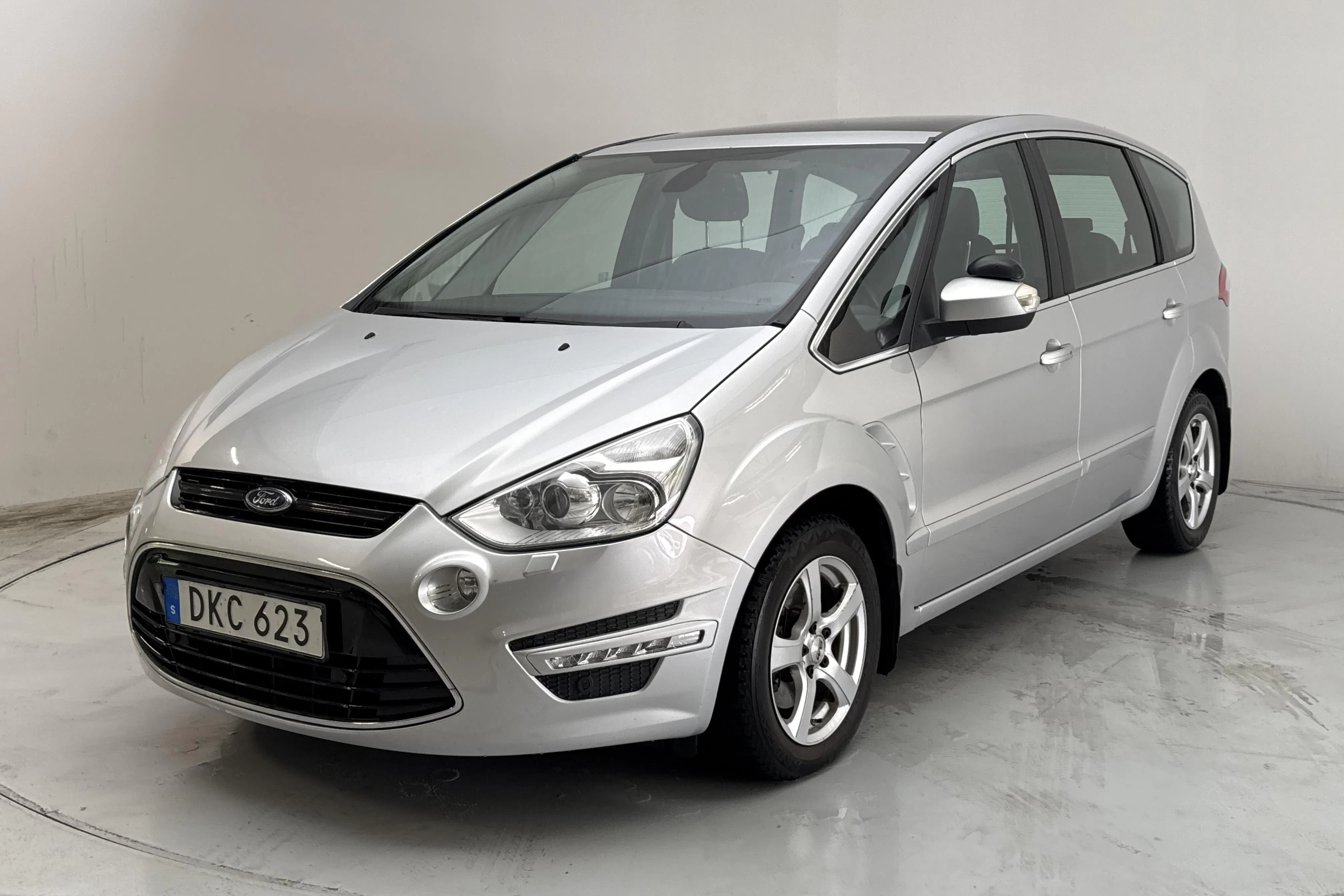Presentation photo 1 of 14: Ford S-MAX 2.0 Duratorq TDCi (163hk) - 129 580 km - Automatic - gray - 2015