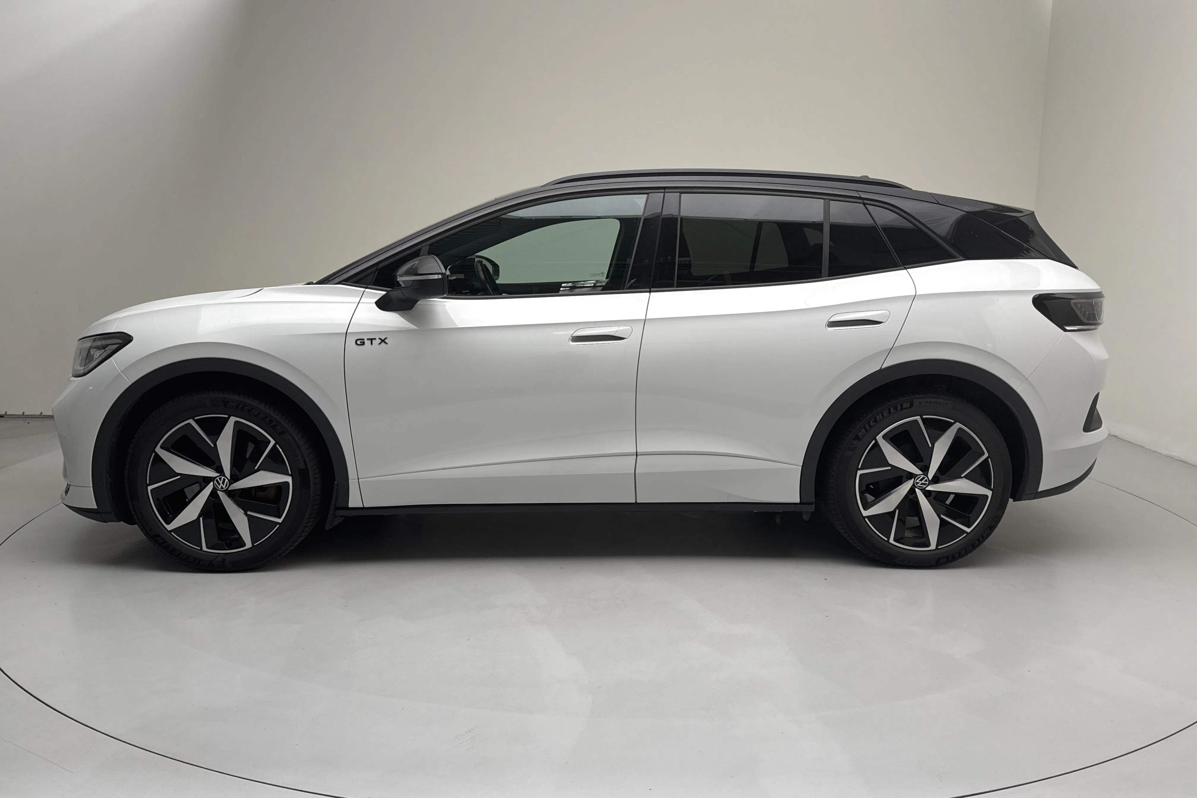 Presentation photo 2 of 18: VW ID.4 GTX 77kWh AWD (299hk) - 109 350 km - Automatic - white - 2023