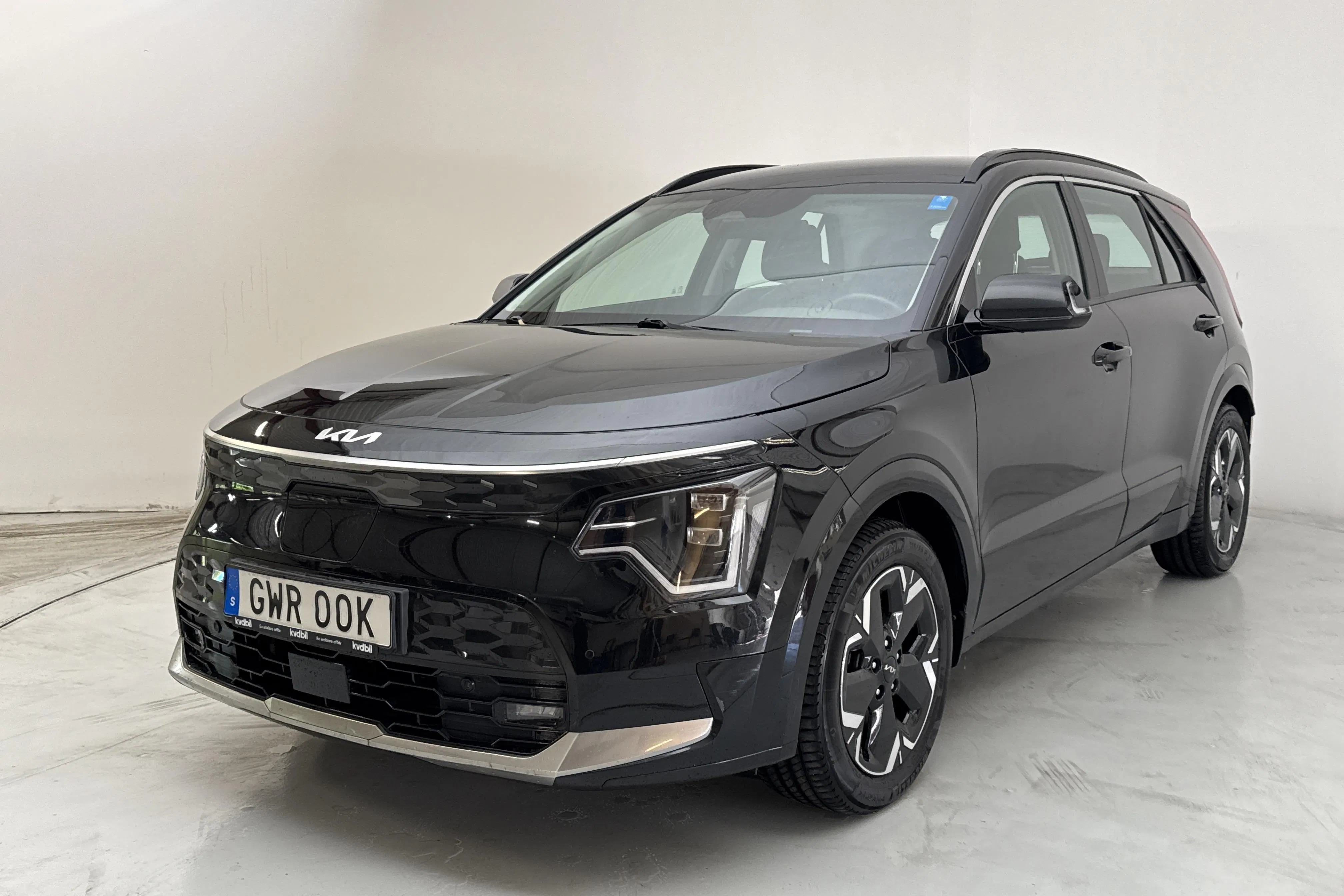 Presentation photo 1 of 15: KIA Niro EV 65kWh (204hk) - 145 270 km - Automatic - black - 2023