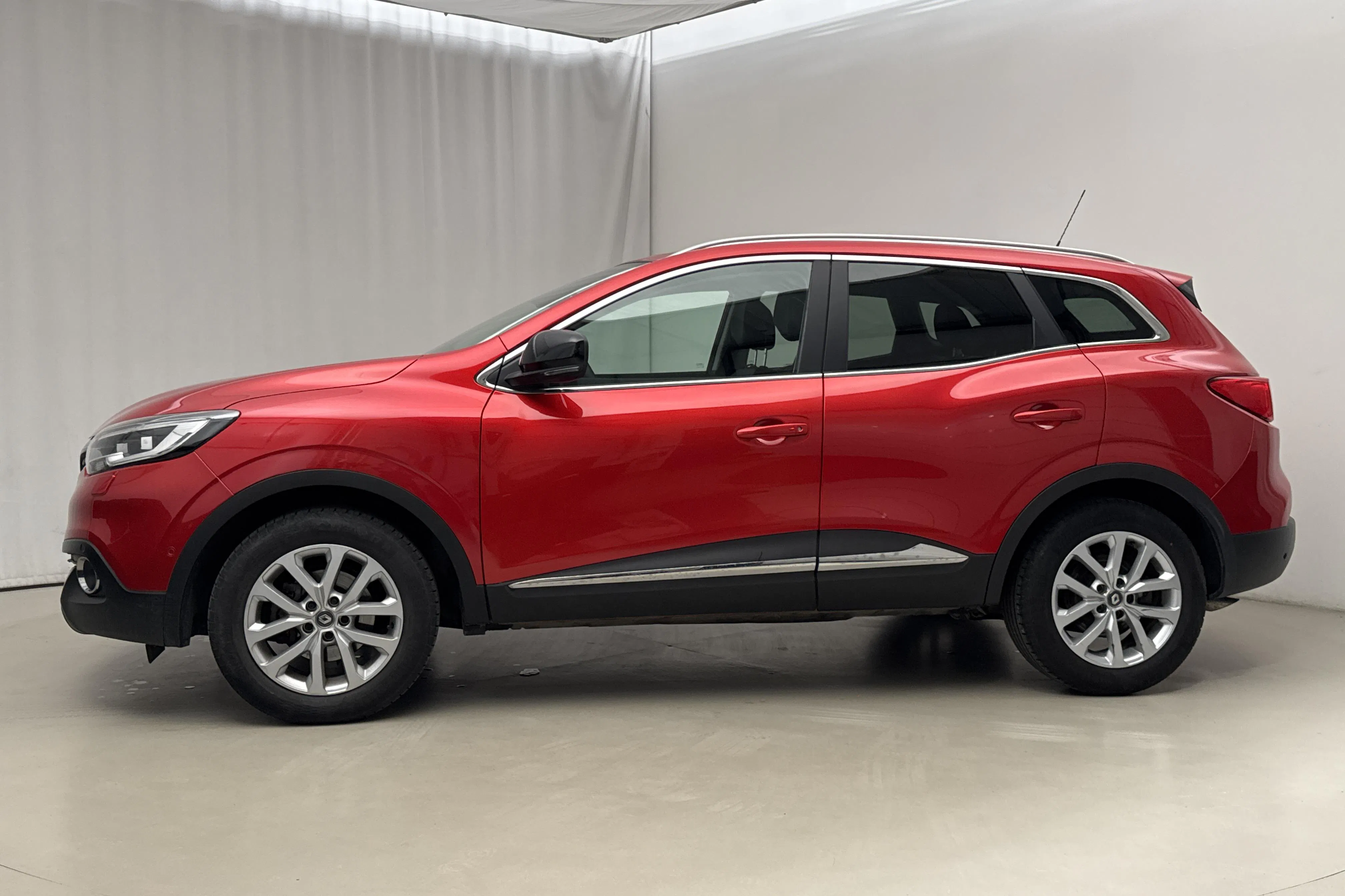 Presentationsfoto 2 av 18: Renault Kadjar 1.5 dCi (110hk) - 3 035 mil - Manuell - röd - 2017