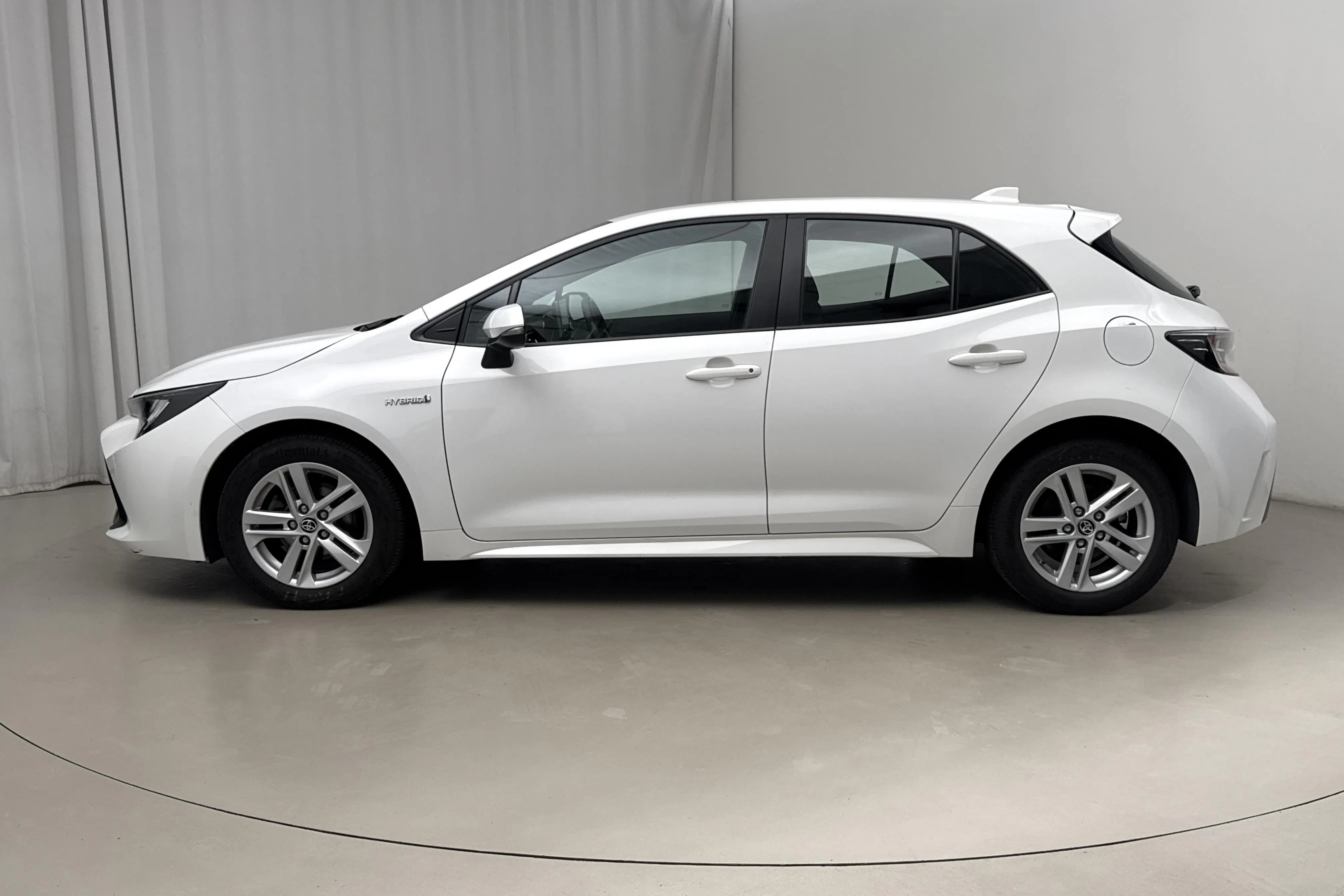 Presentation photo 2 of 16: Toyota Corolla 1.8 Hybrid 5dr (122hk) - 59 200 km - Automatic - white - 2022