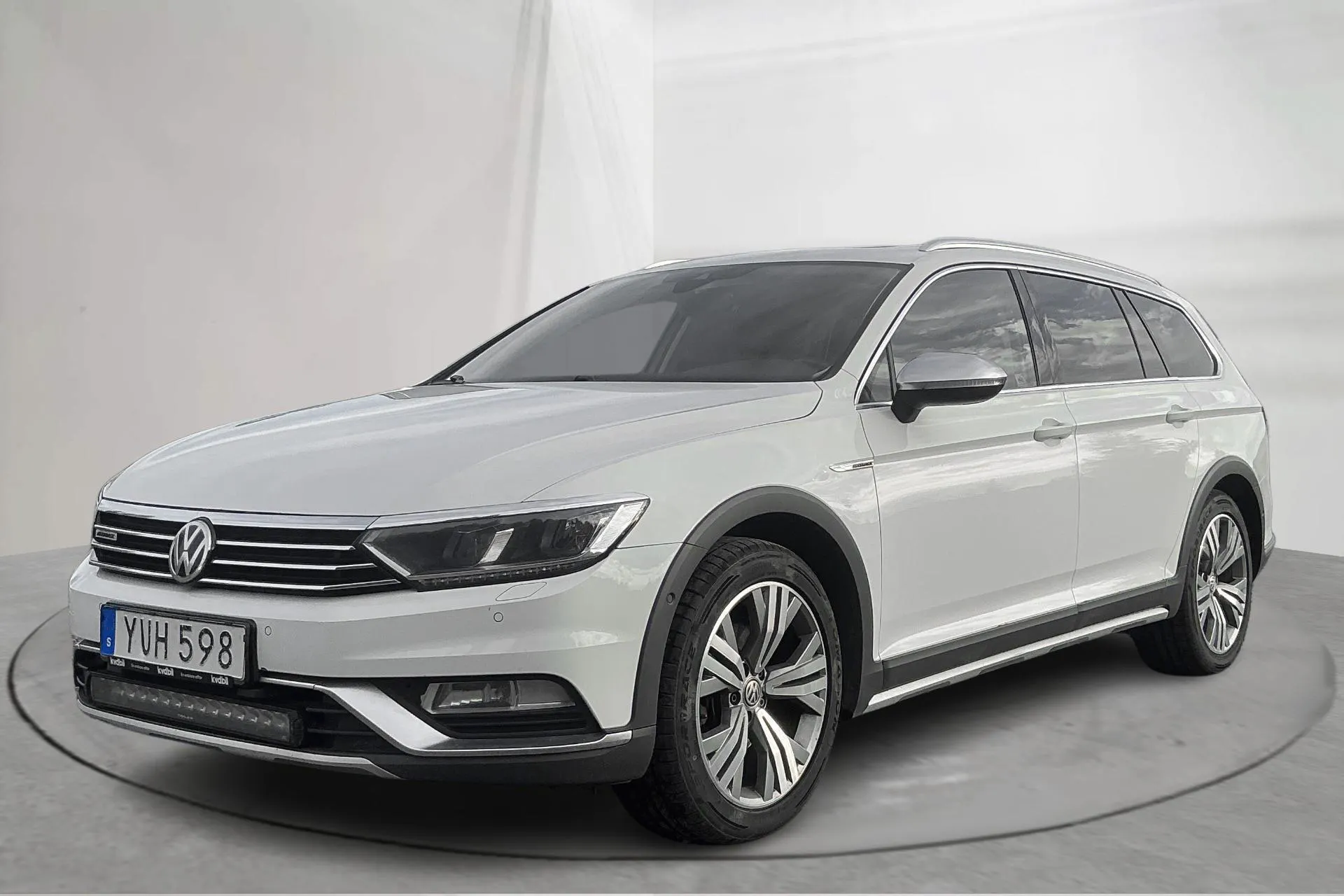 Presentation photo 1 of 17: VW Passat Alltrack 2.0 TDI 4MOTION (190hk) - 298 450 km - Automatic - white - 2019
