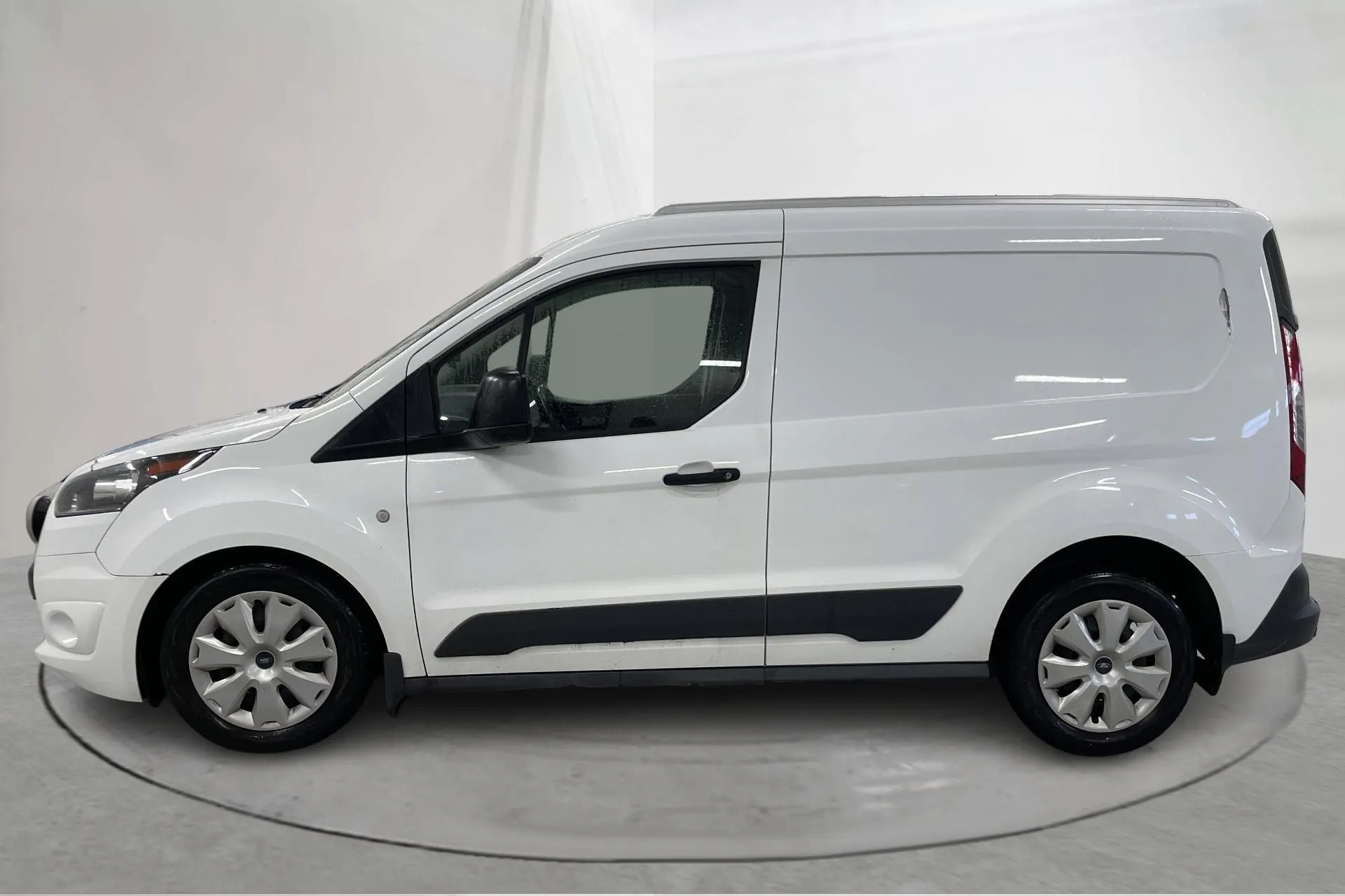 Presentationsfoto 2 av 16: Ford Transit Connect 1.5 TDCi (120hk) - 11 928 mil - Automat - vit - 2016