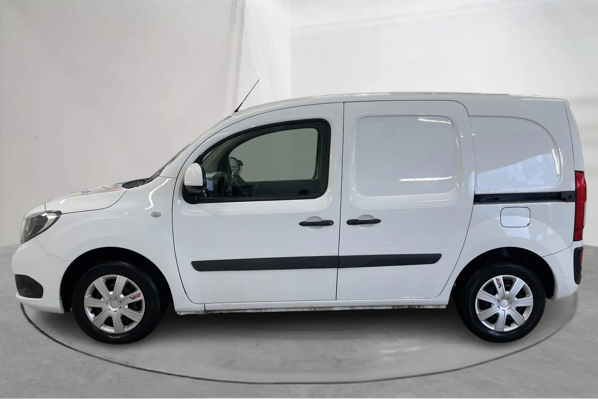 Presentation photo 2 of 14: Mercedes Citan 110 1.5 CDI (95hk) - 30 490 km - Manual - white - 2021