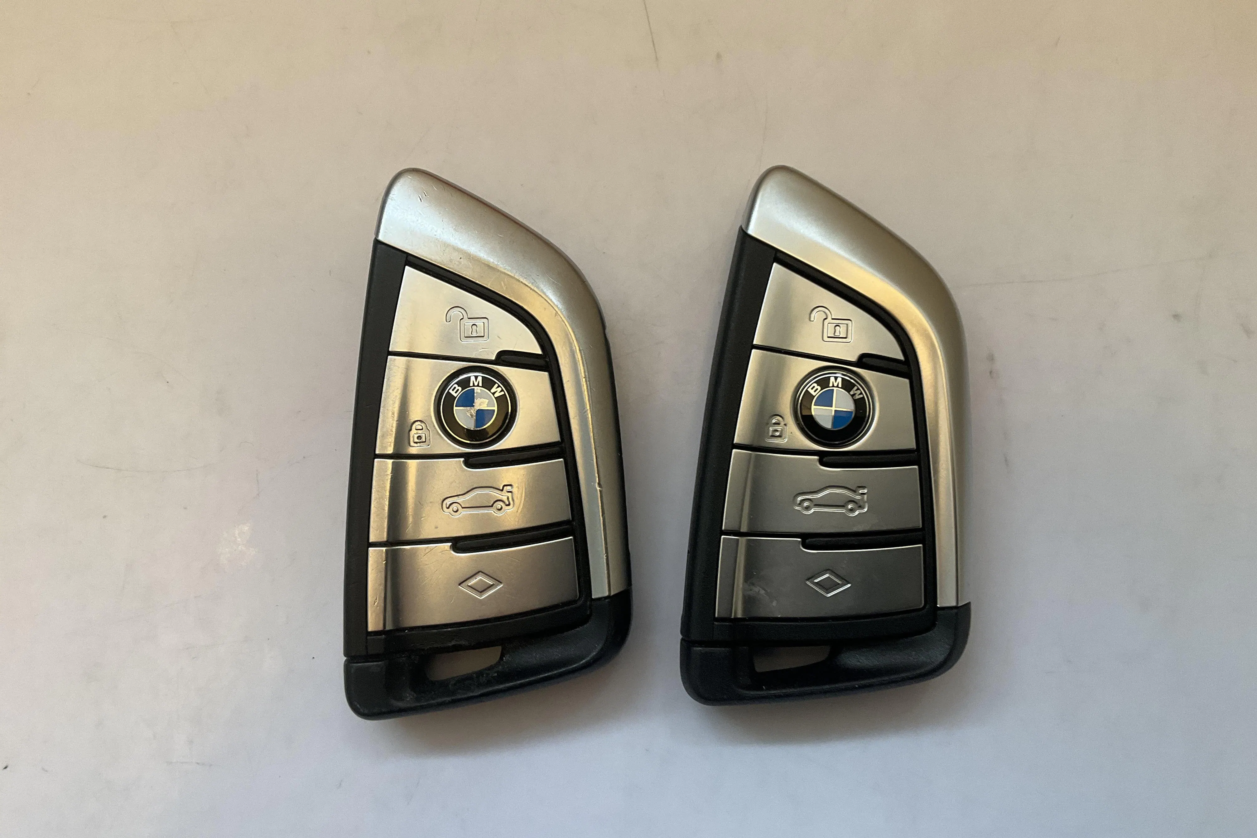 Presentationsfoto 21 av 21: BMW 530e xDrive Touring, G31 12kWh LCI (292hk) - 17 257 mil - Automat - svart - 2023