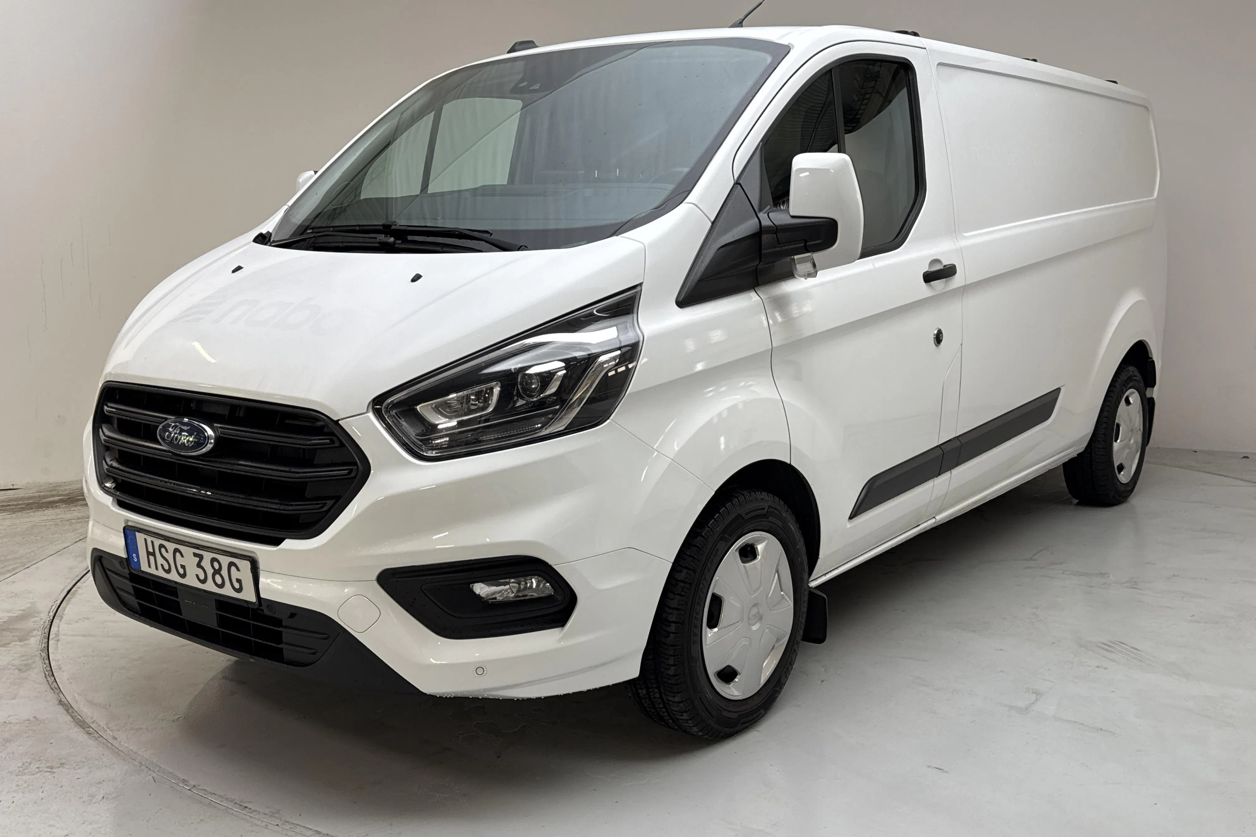 Presentation photo 1 of 12: Ford Transit Custom 300 (130hk) - 8 632 Scandinavian mile - Automatic - white - 2022