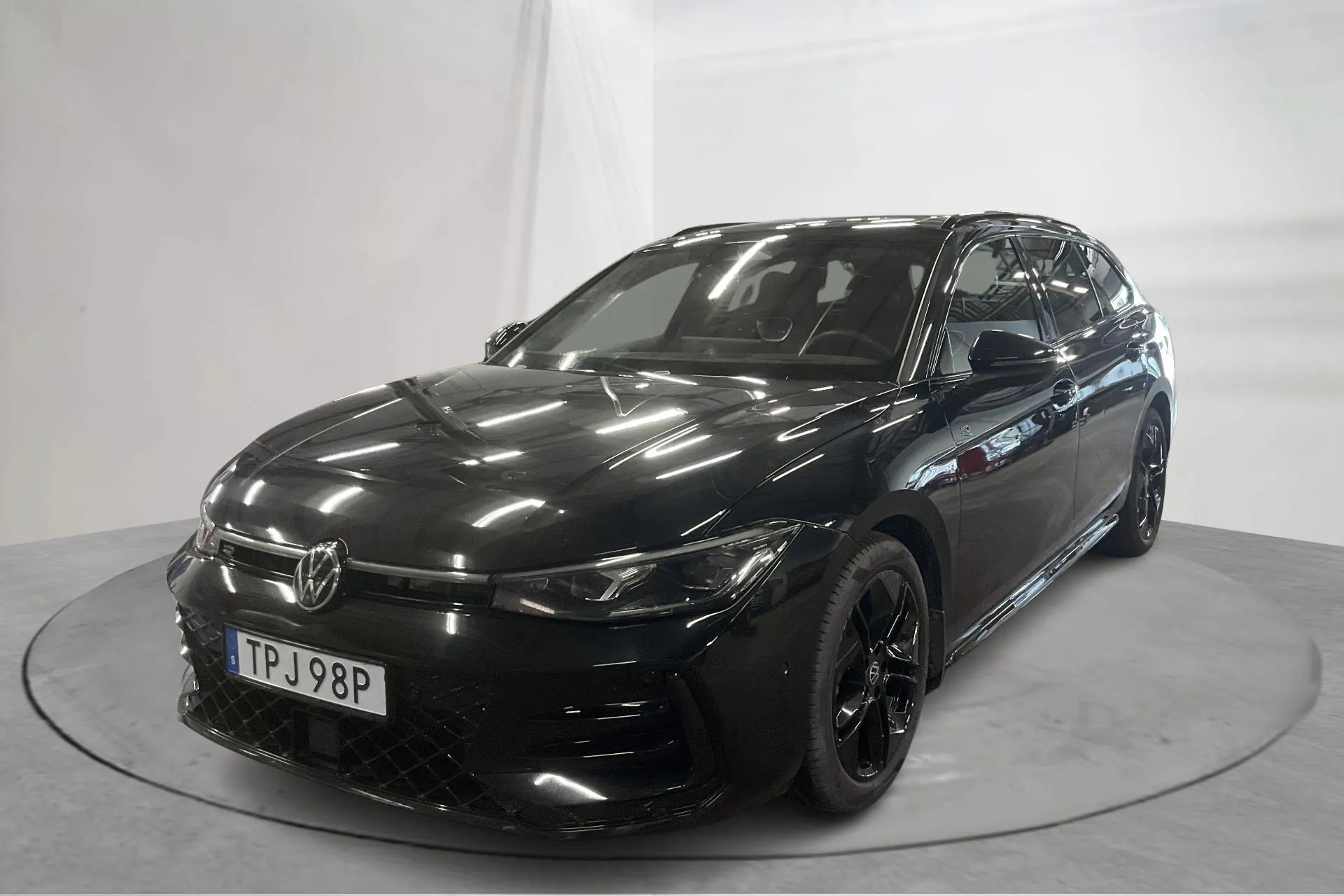 Presentation photo 1 of 18: VW Passat 2.0 TDI Sportscombi 4Motion (193hk) - 52 550 km - Automatic - black - 2025
