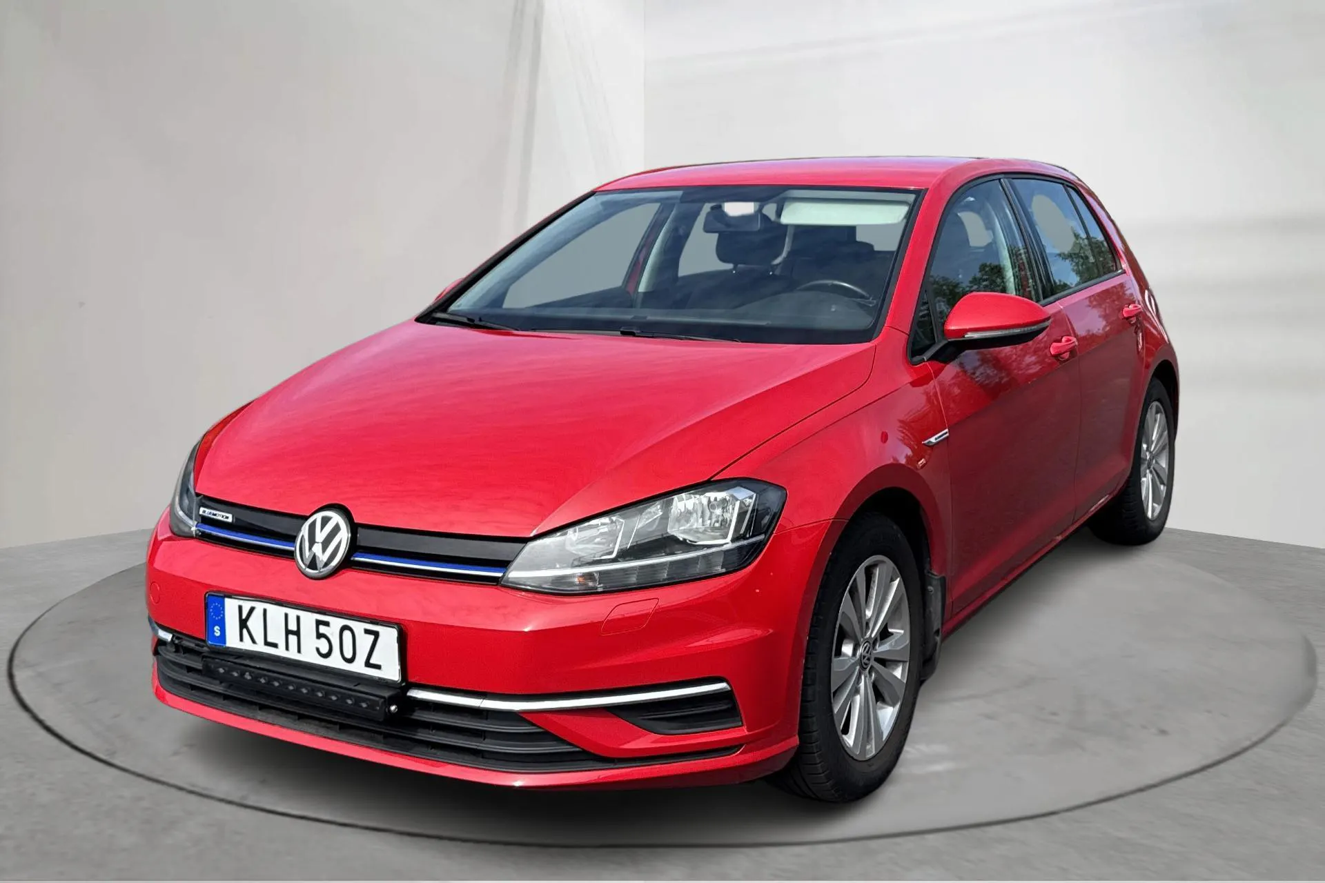 Presentationsfoto 1 av 14: VW Golf VII 1.5 TGI 5dr (130hk) - 9 177 mil - Manuell - röd - 2019