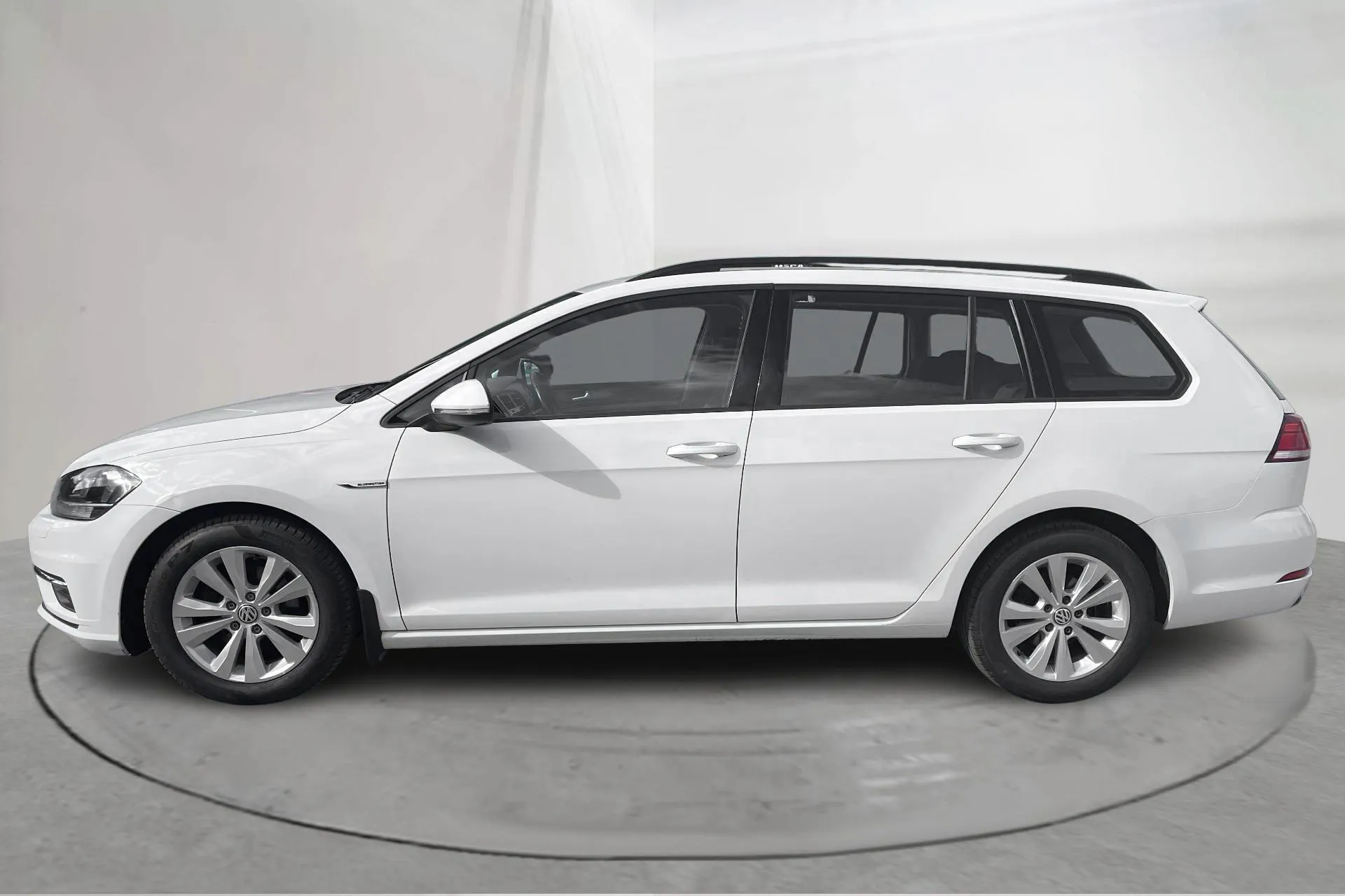 Presentation photo 2 of 16: VW Golf VII 1.5 TGI 5dr (130hk) - 108 200 km - Automatic - white - 2020