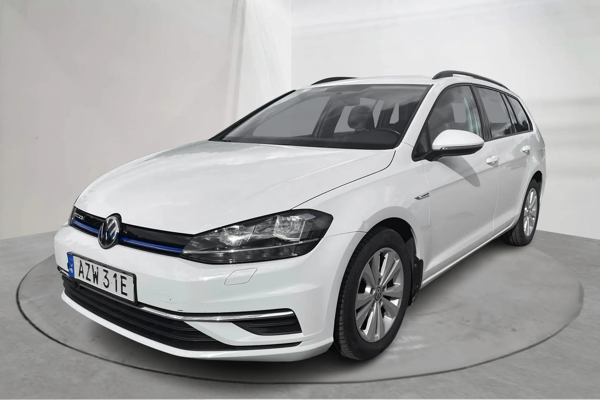 Presentation photo 1 of 16: VW Golf VII 1.5 TGI 5dr (130hk) - 108 200 km - Automatic - white - 2020