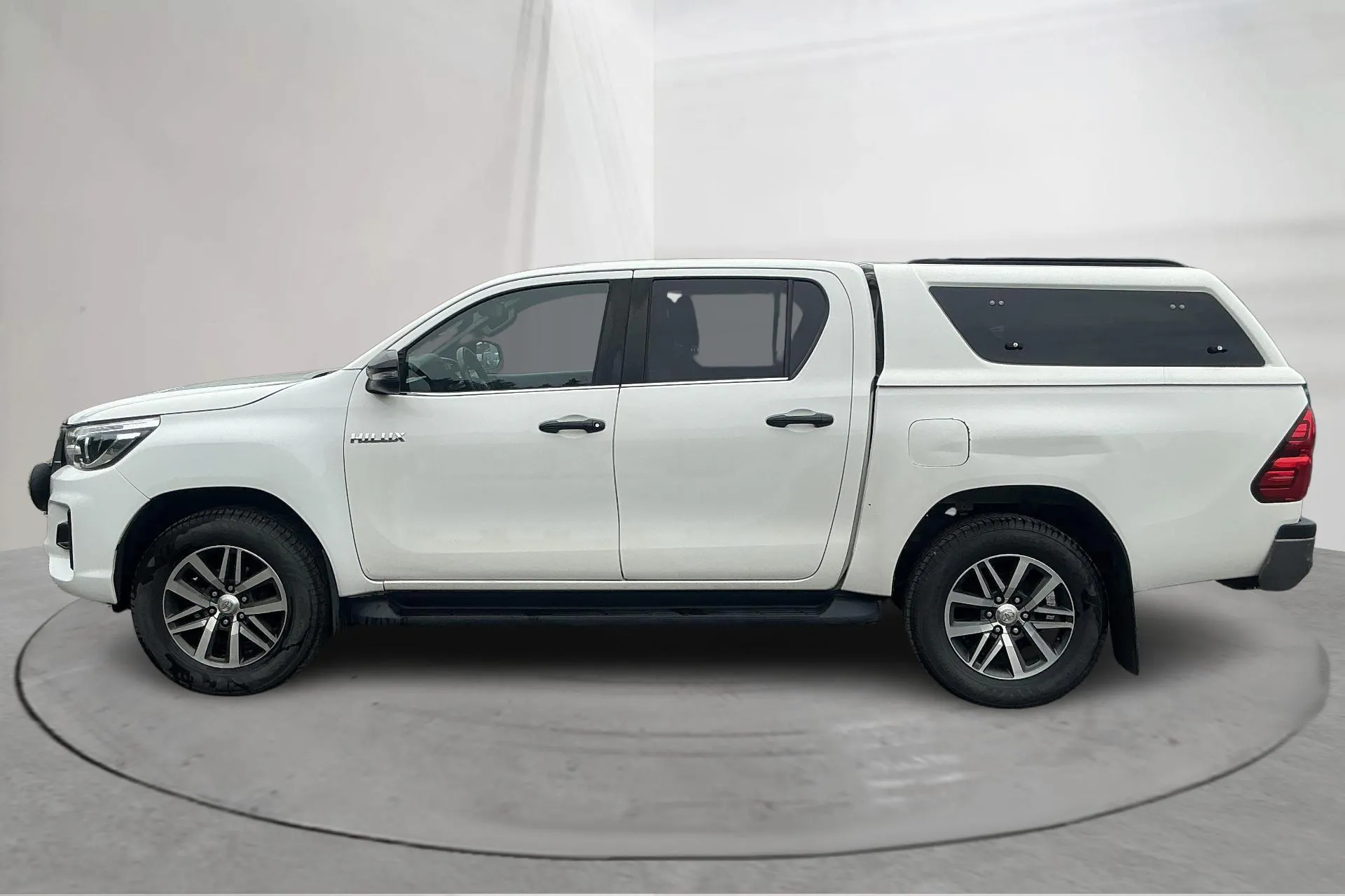 Presentation photo 2 of 15: Toyota Hilux 2.4 D 4WD (150hk) - 283 770 km - Automatic - white - 2020