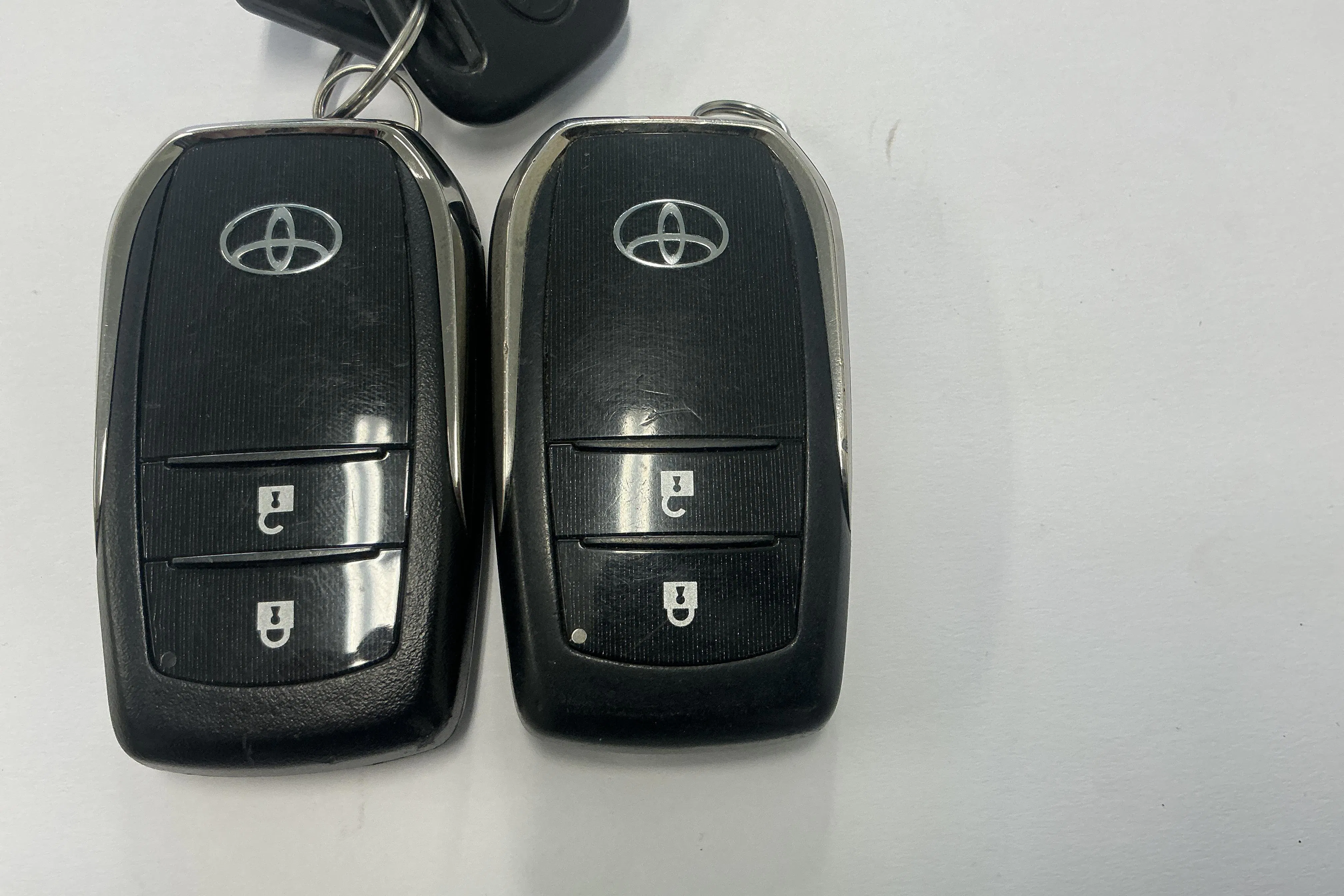 Presentation photo 15 of 15: Toyota Hilux 2.4 D 4WD (150hk) - 283 770 km - Automatic - white - 2020