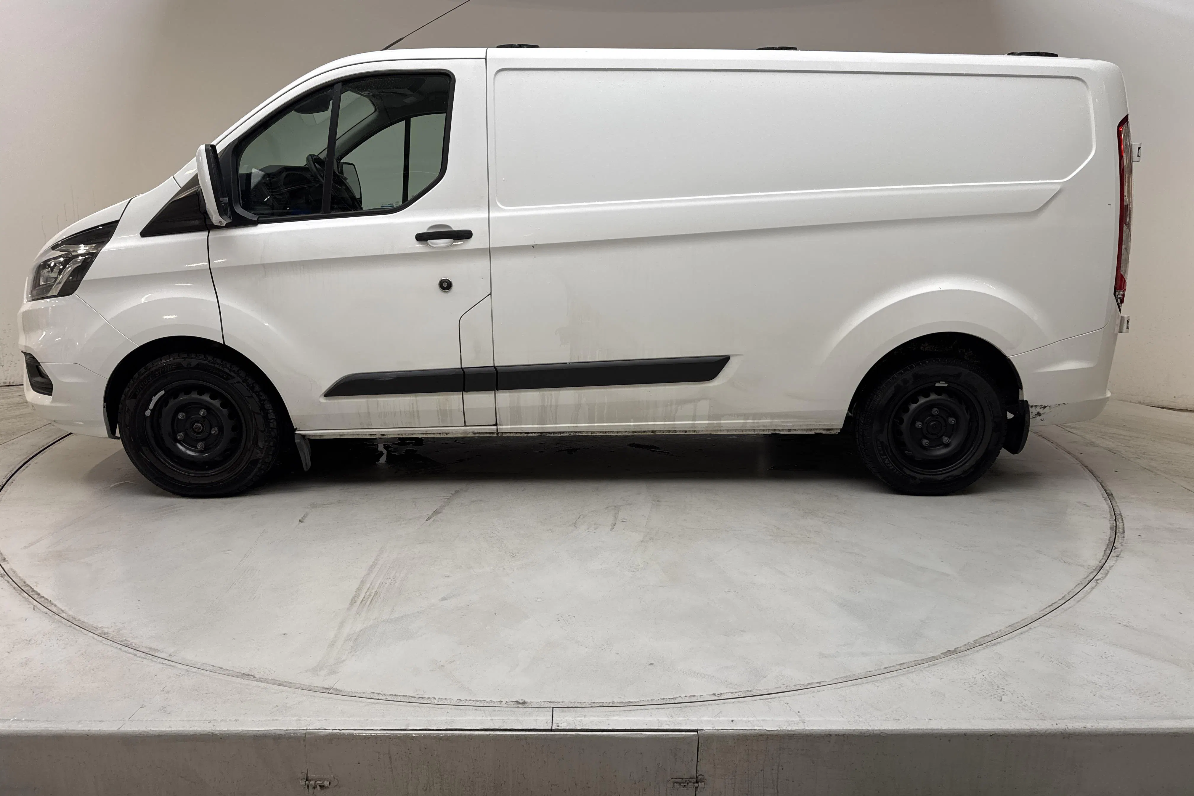 Presentationsfoto 2 av 11: Ford Transit Custom 300 (130hk) - 22 299 mil - Automat - vit - 2021