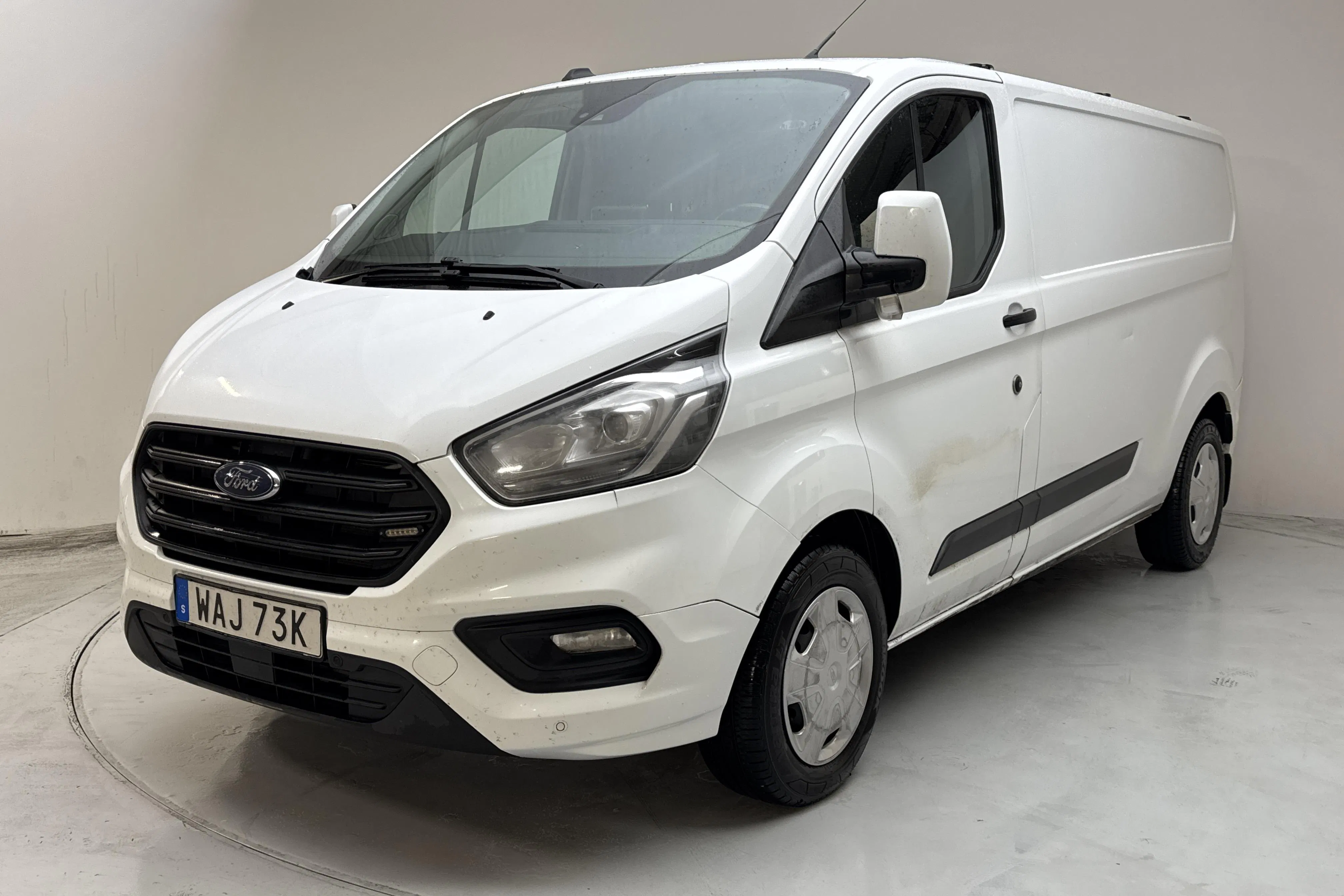Presentationsfoto 1 av 13: Ford Transit Custom 300 (130hk) - 20 698 mil - Automat - vit - 2023