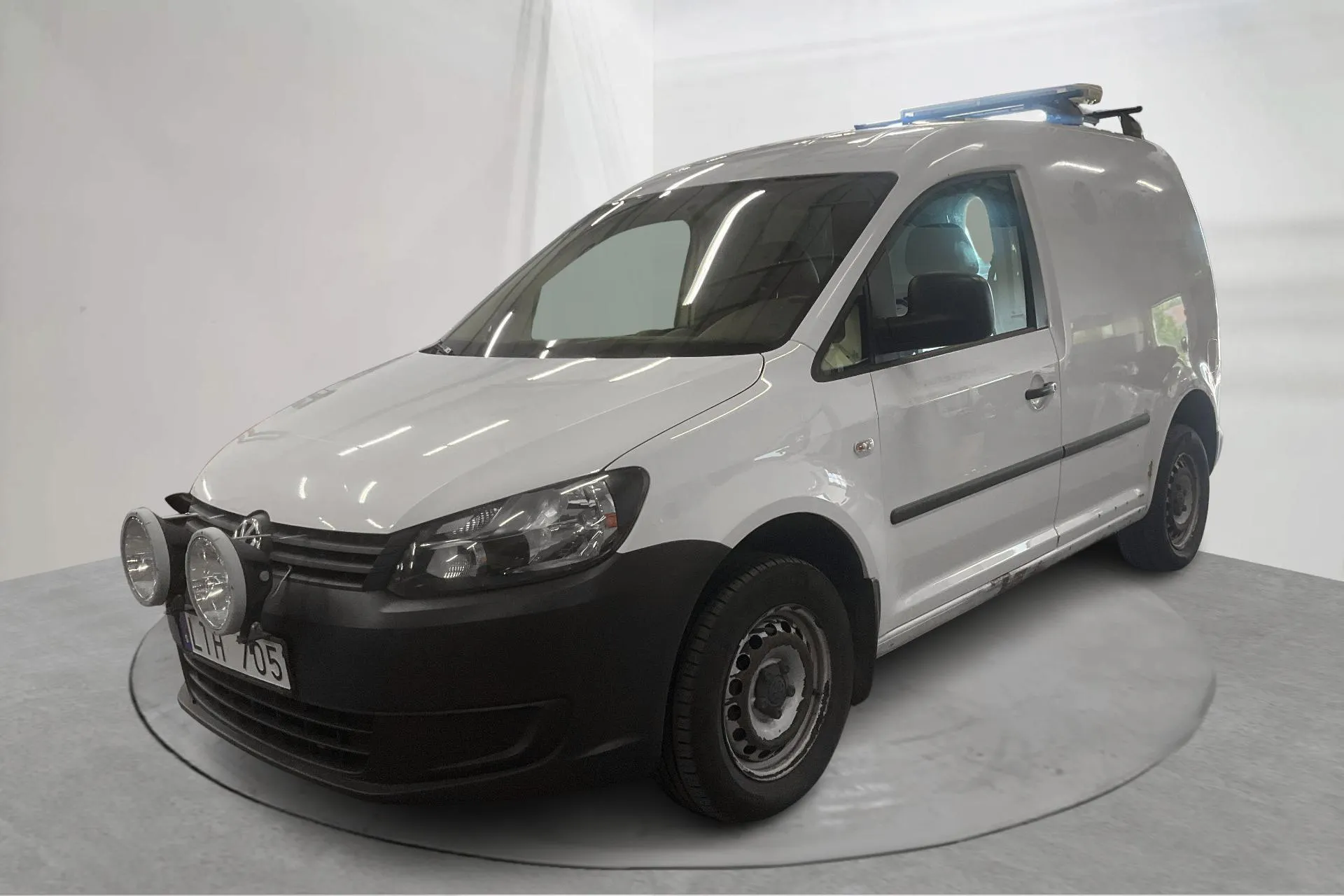 Presentationsfoto 2 av 17: VW Caddy 2.0 TDI Skåp 4-motion (110hk) - 7 457 mil - Manuell - vit - 2012