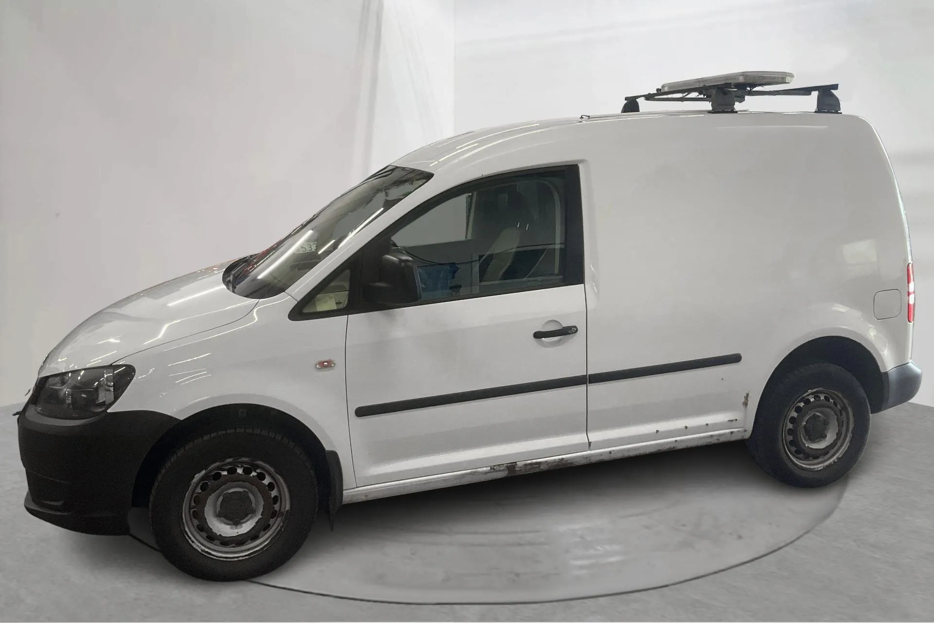 Presentationsfoto 1 av 17: VW Caddy 2.0 TDI Skåp 4-motion (110hk) - 7 457 mil - Manuell - vit - 2012