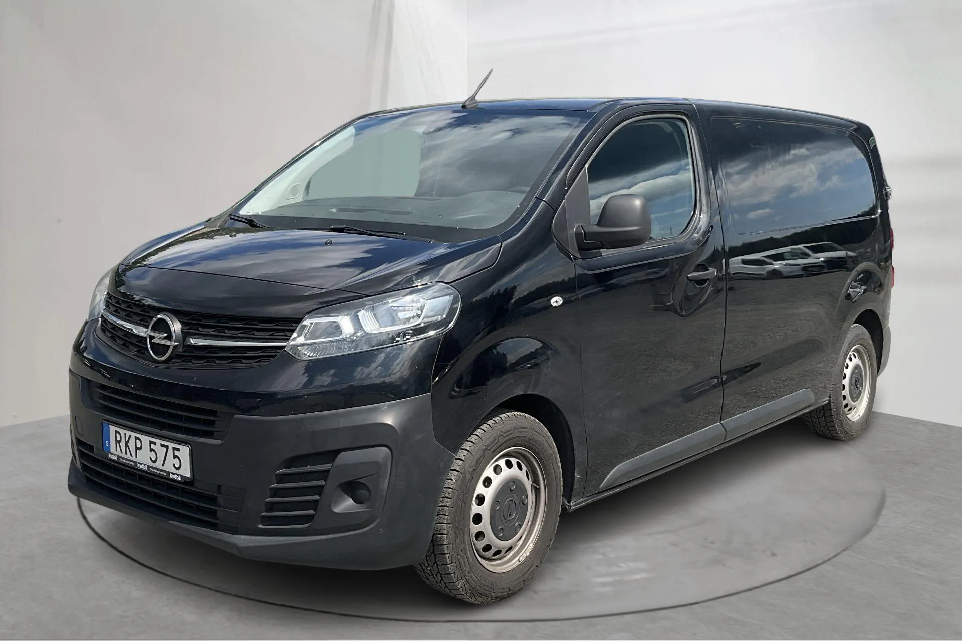 Presentation photo 1 of 14: Opel Vivaro 2.0 D (145hk) - 78 300 km - Automatic - black - 2023