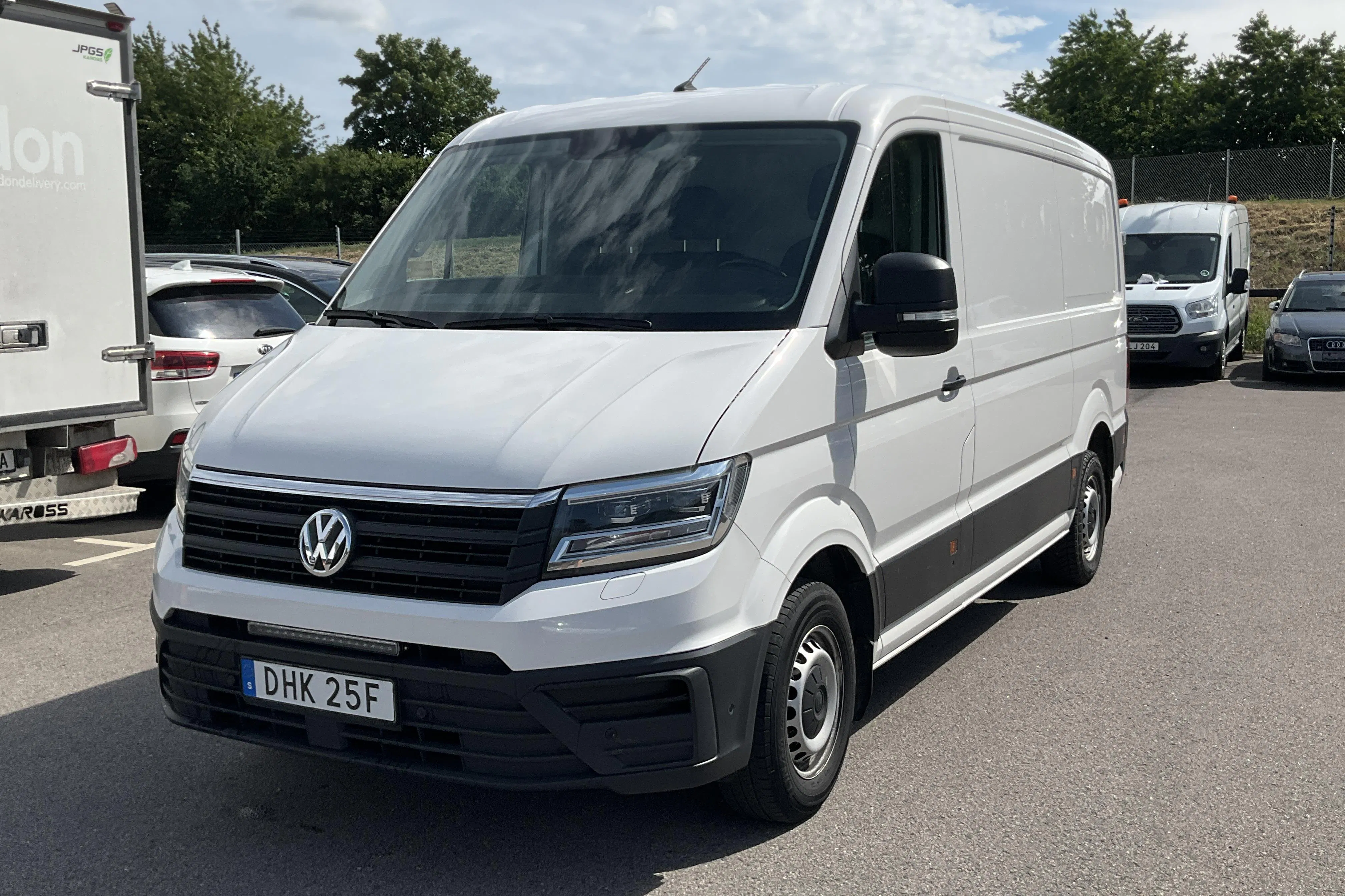 Presentationsfoto 1 av 16: VW Crafter 35 2.0 TDI Skåp (140hk) - 18 715 mil - Manuell - vit - 2021