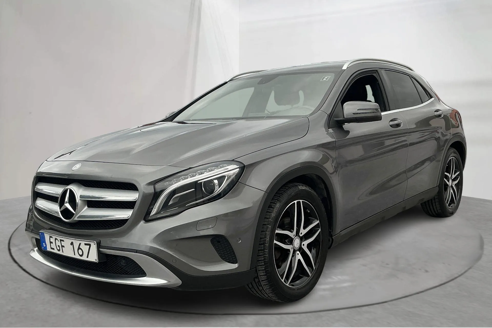 Presentation photo 1 of 15: Mercedes GLA 200 CDI (136hk) - 162 150 km - Manual - dark grey - 2014