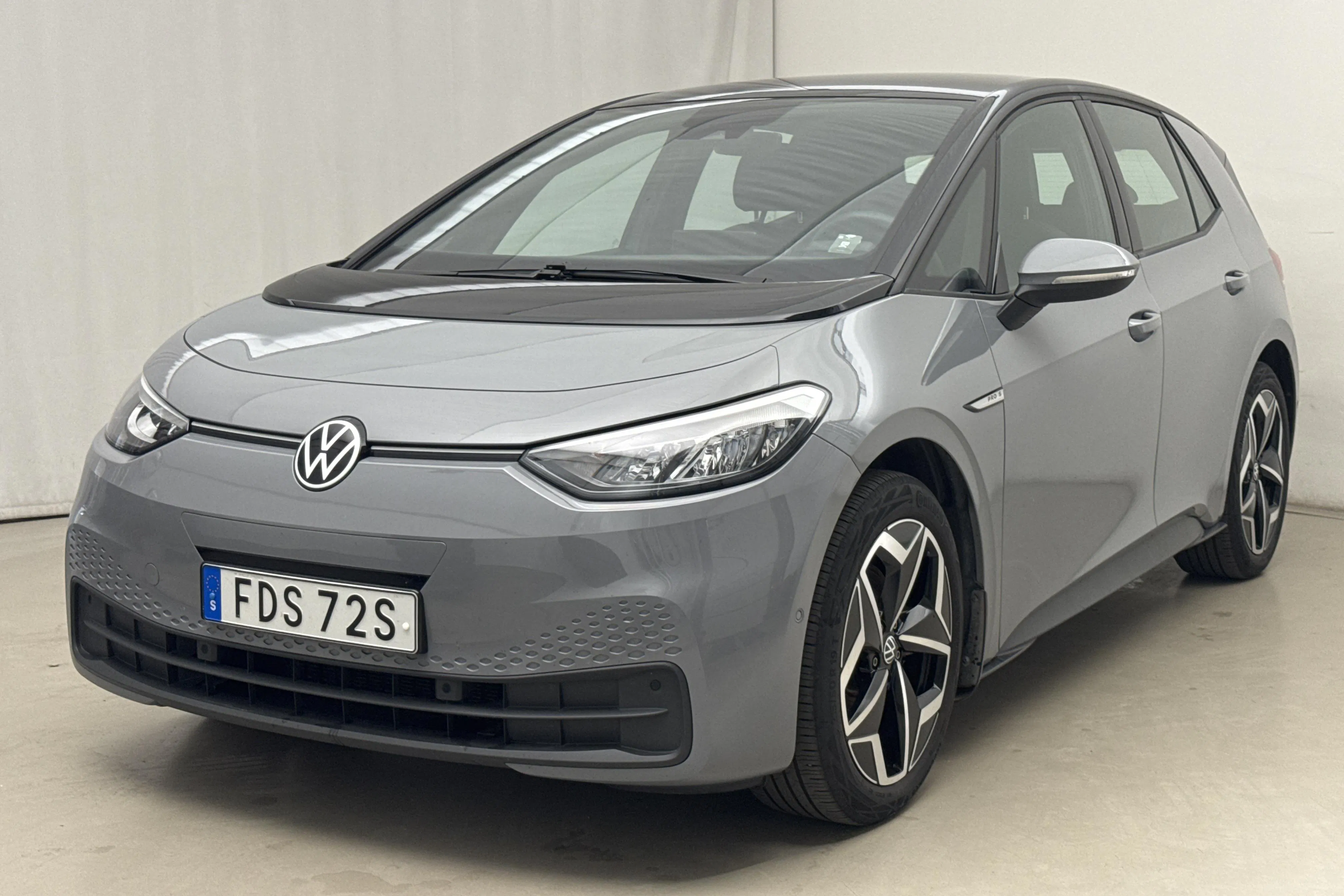 Presentationsfoto 1 av 23: VW ID.3 77kWh (204hk) - 4 140 mil - Automat - grå - 2023