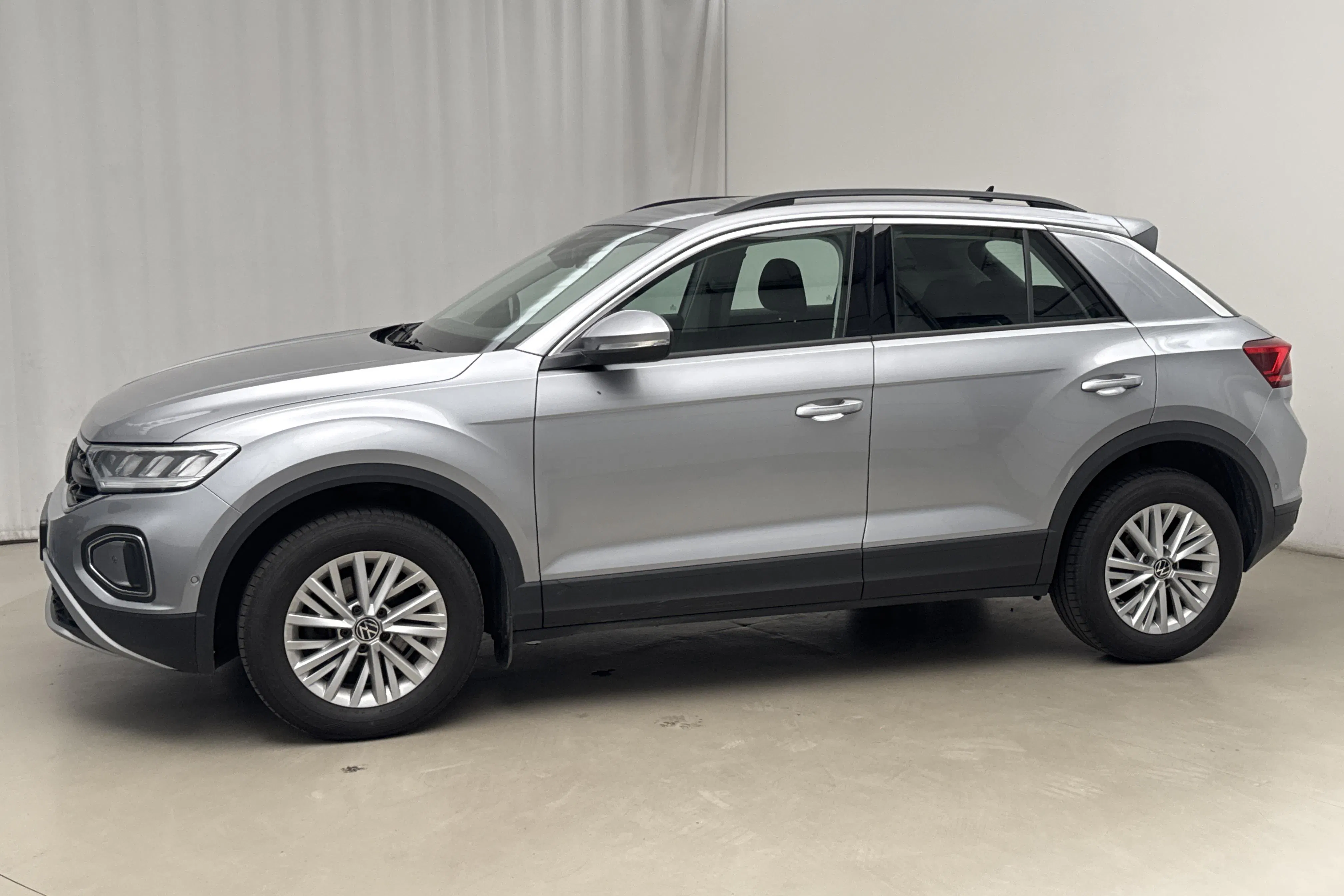 Presentation photo 2 of 16: VW T-Roc 1.5 TSI (150hk) - 100 690 km - Automatic - silver - 2022
