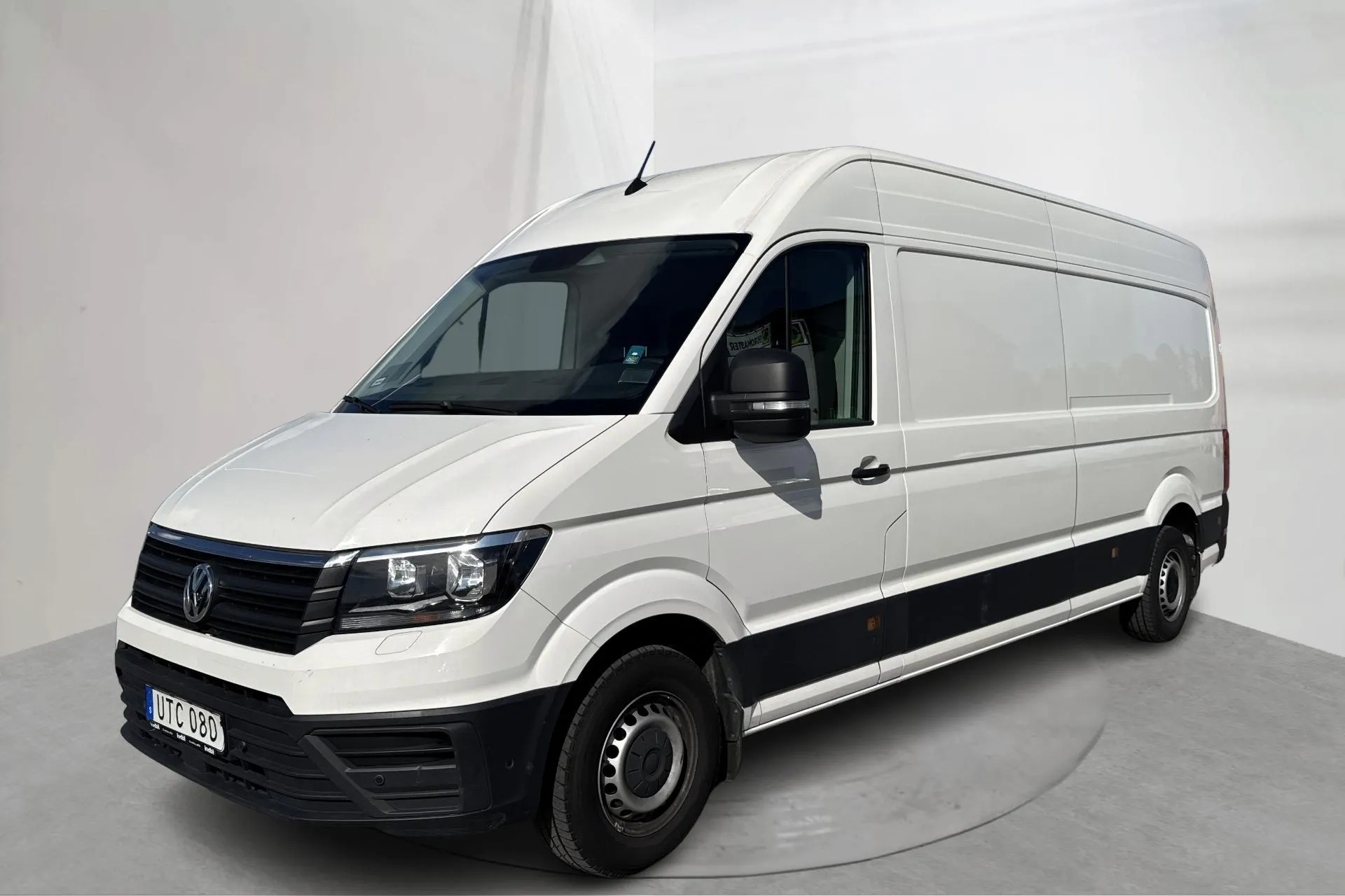 Presentation photo 1 of 17: VW Crafter 35 2.0 TDI Skåp (177hk) - 120 950 km - Automatic - white - 2018