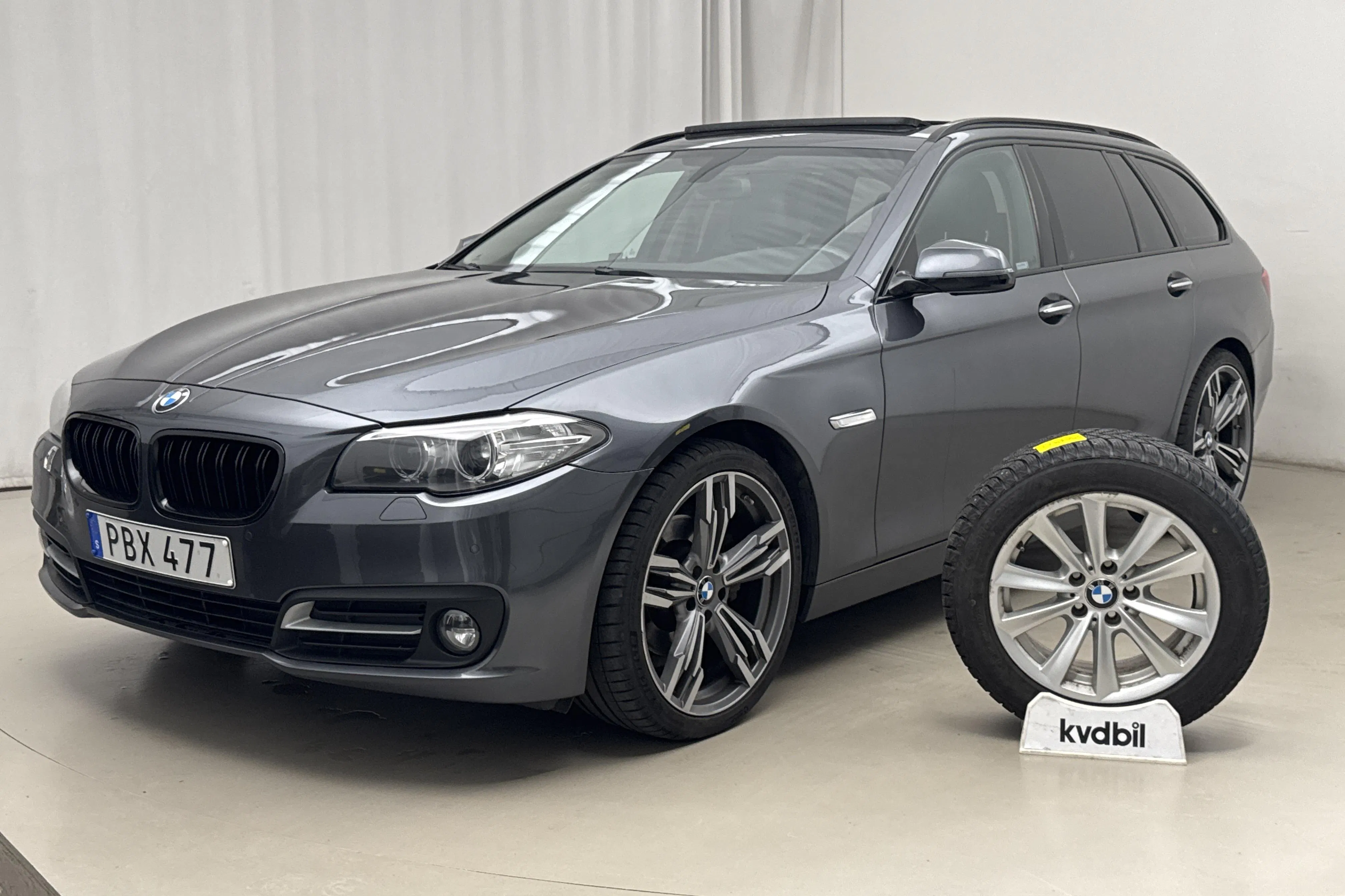 Presentation photo 1 of 24: BMW 520d xDrive Touring, F11 (190hk) - 96 770 km - Automatic - gray - 2017