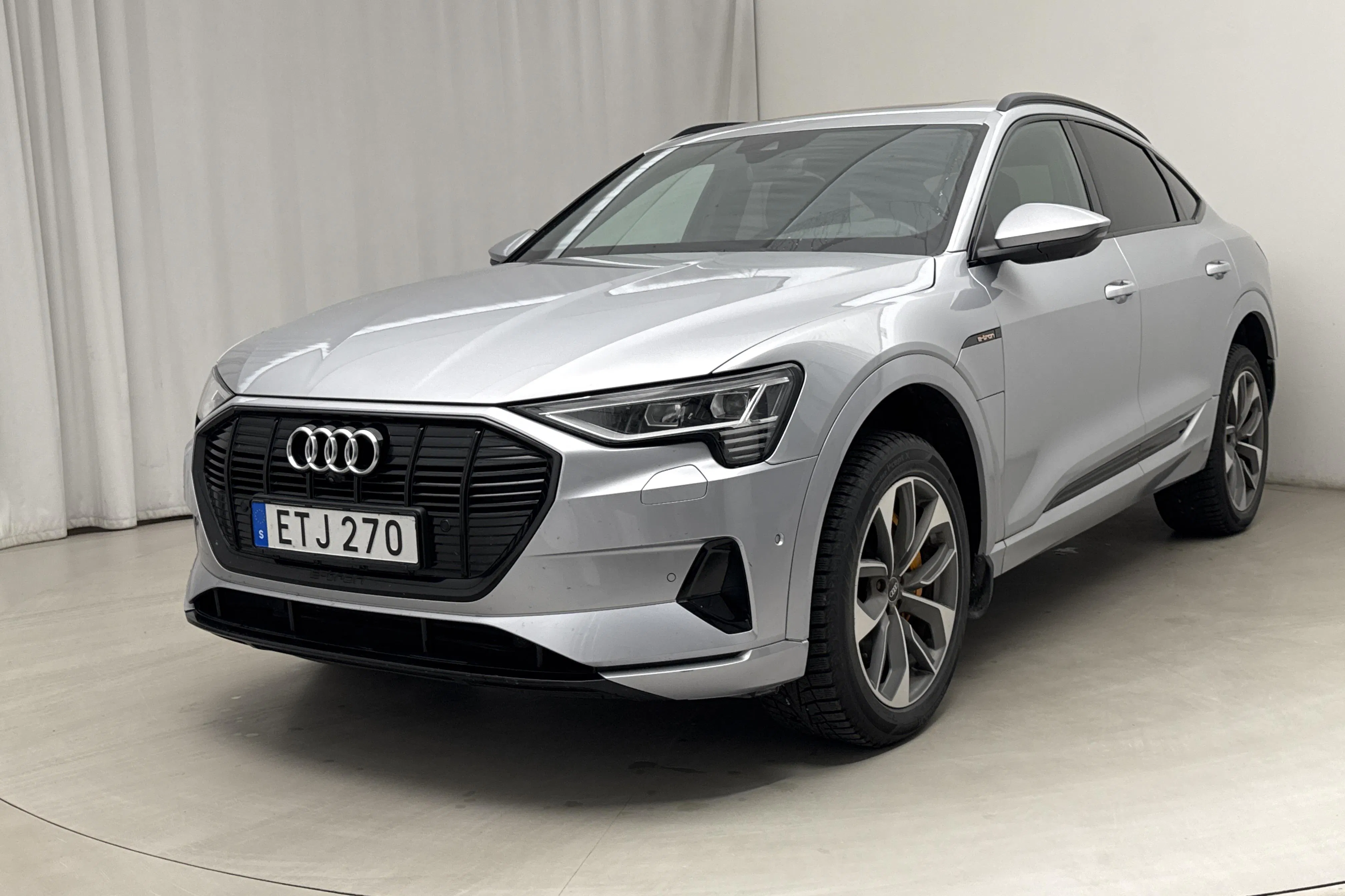 Presentation photo 1 of 24: Audi e-tron Sportback 55 quattro 95kWh (408hk) - 67 310 km - Automatic - silver - 2021