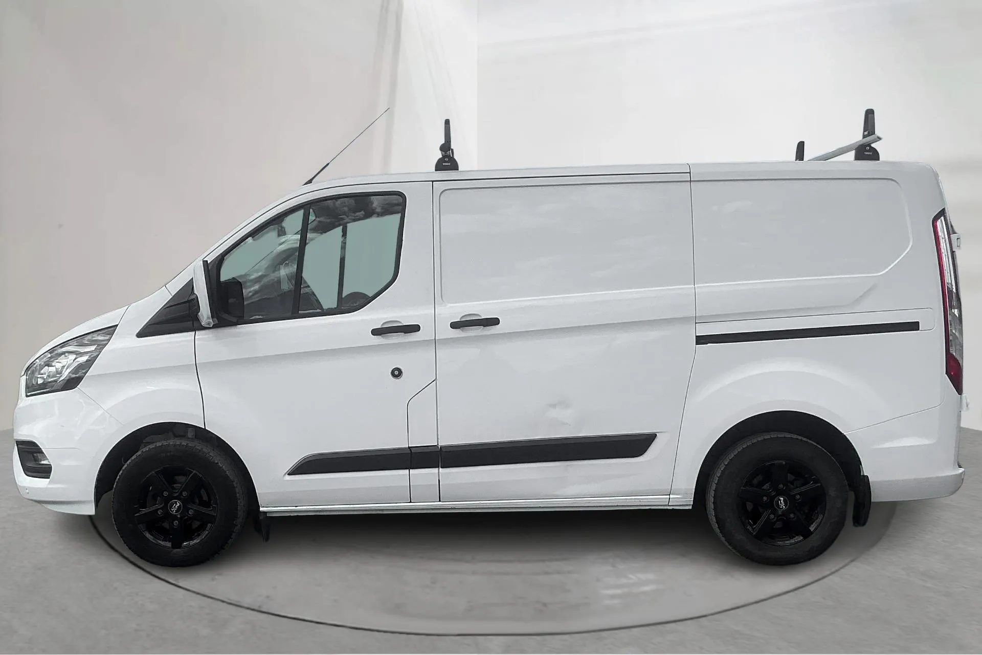 Presentationsfoto 2 av 15: Ford Transit Custom 280 (105hk) - 9 322 mil - Manuell - vit - 2019