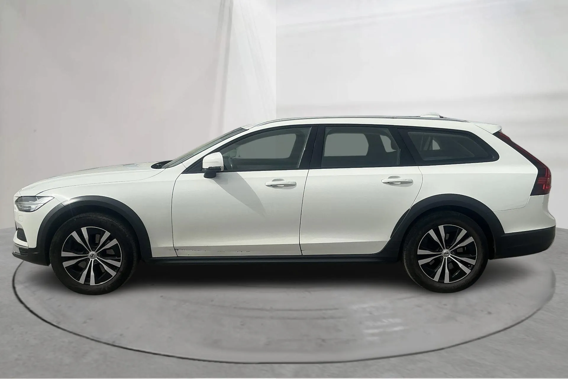 Presentationsfoto 2 av 14: Volvo V90 B4 Cross Country AWD Mildhybrid, Diesel (197hk) - 33 687 mil - Automat - vit - 2022