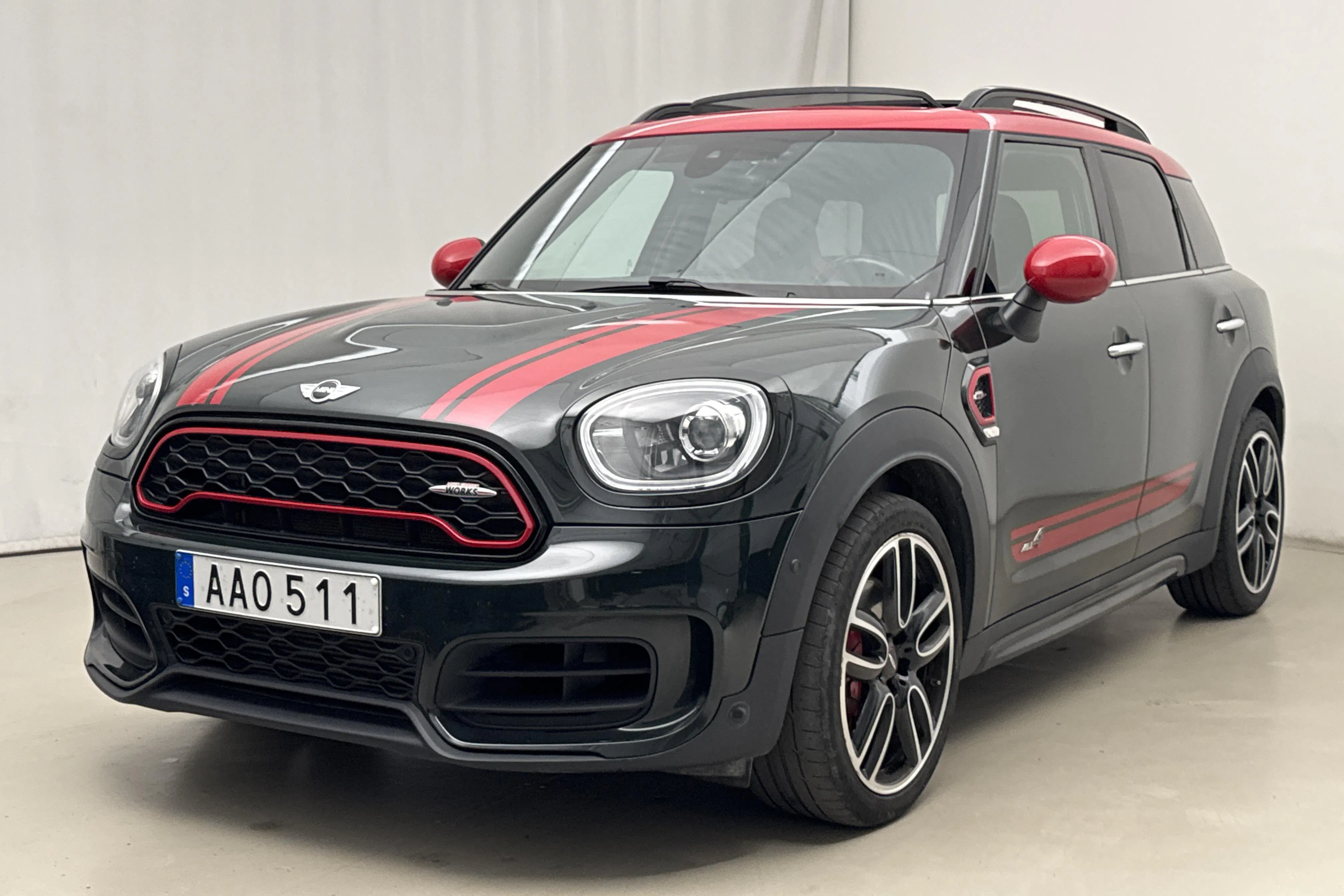 Presentationsfoto 1 av 20: MINI John Cooper Works ALL4 Countryman, F60 (231hk) - 10 227 mil - Automat - grön - 2017