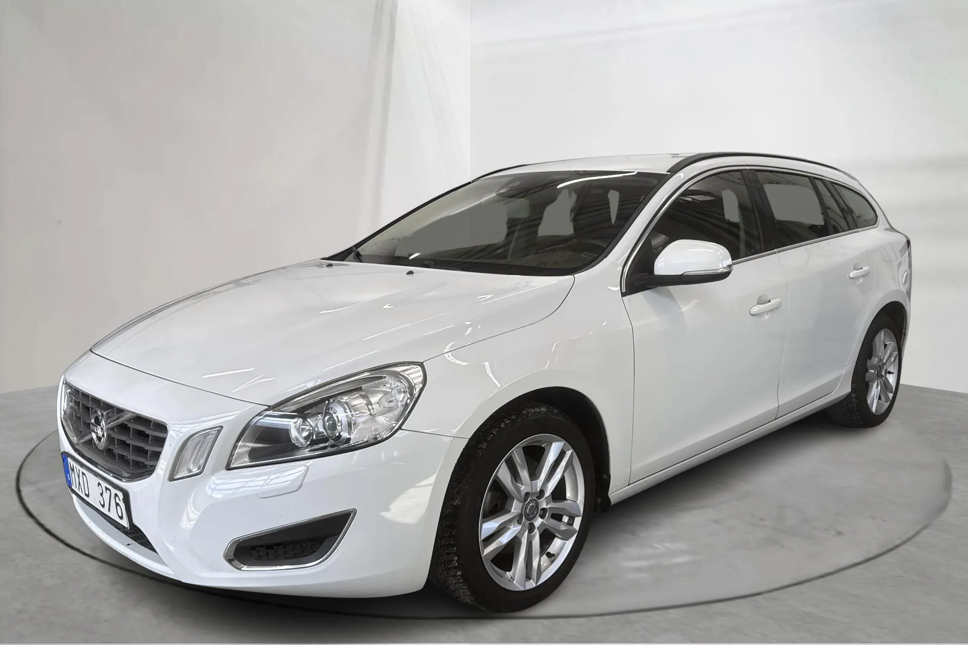 Presentationsfoto 1 av 14: Volvo V60 D4 (163hk) - 13 299 mil - Manuell - vit - 2013