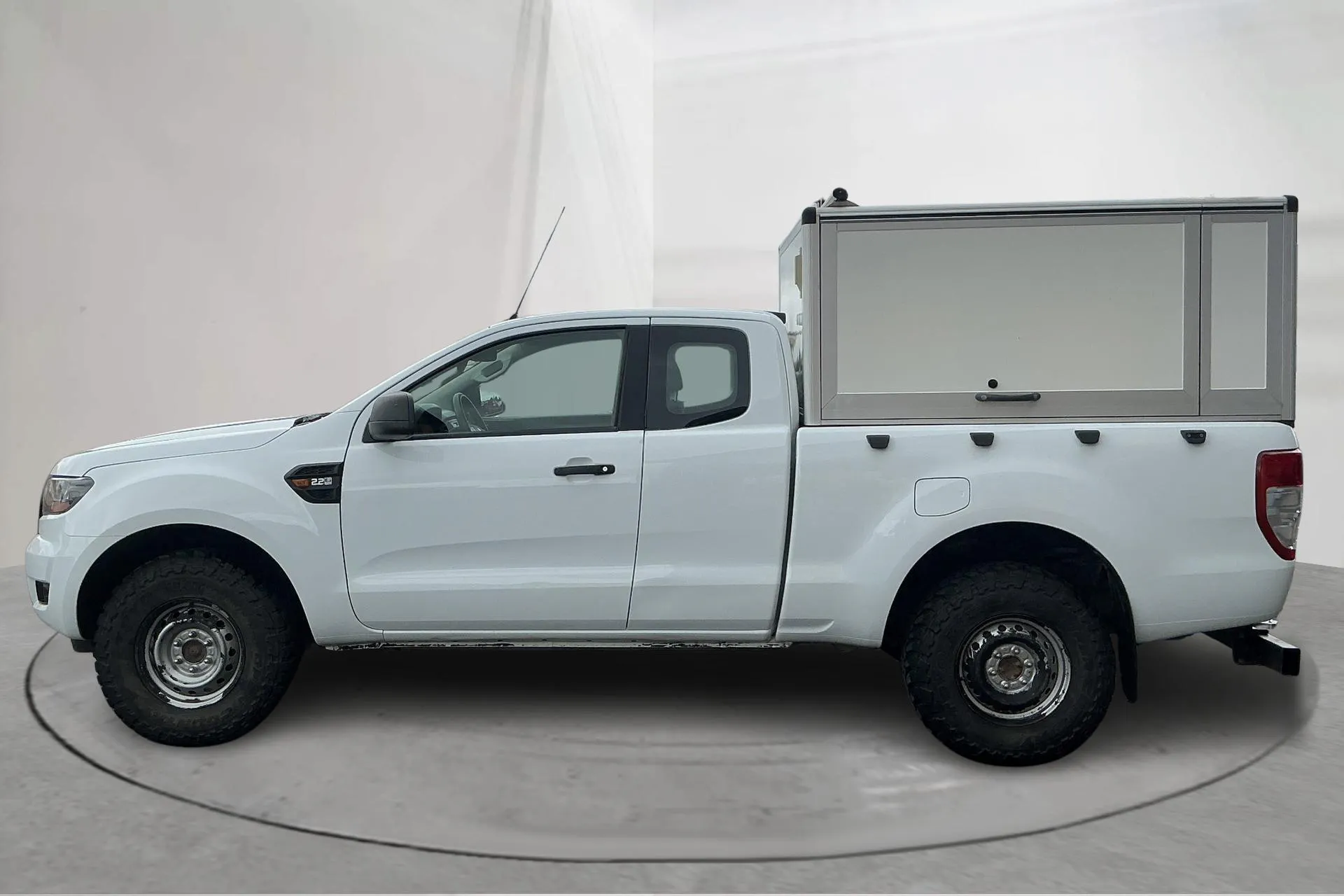 Presentationsfoto 2 av 13: Ford Ranger 2.2 TDCi 4WD (160hk) - 9 311 mil - Manuell - vit - 2017