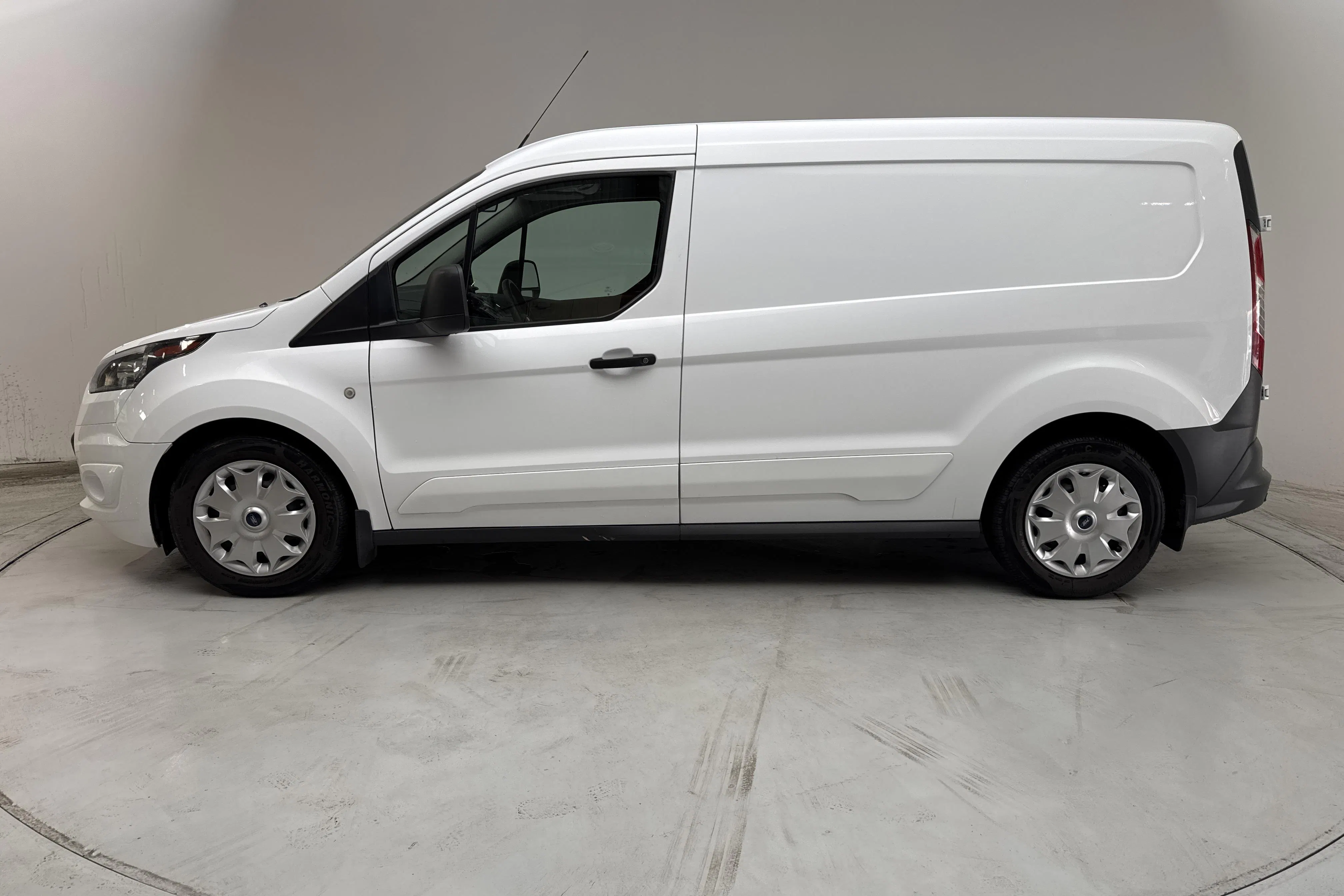 Presentationsfoto 2 av 13: Ford Transit Connect 1.5 TDCi (120hk) - 19 543 mil - Automat - vit - 2016