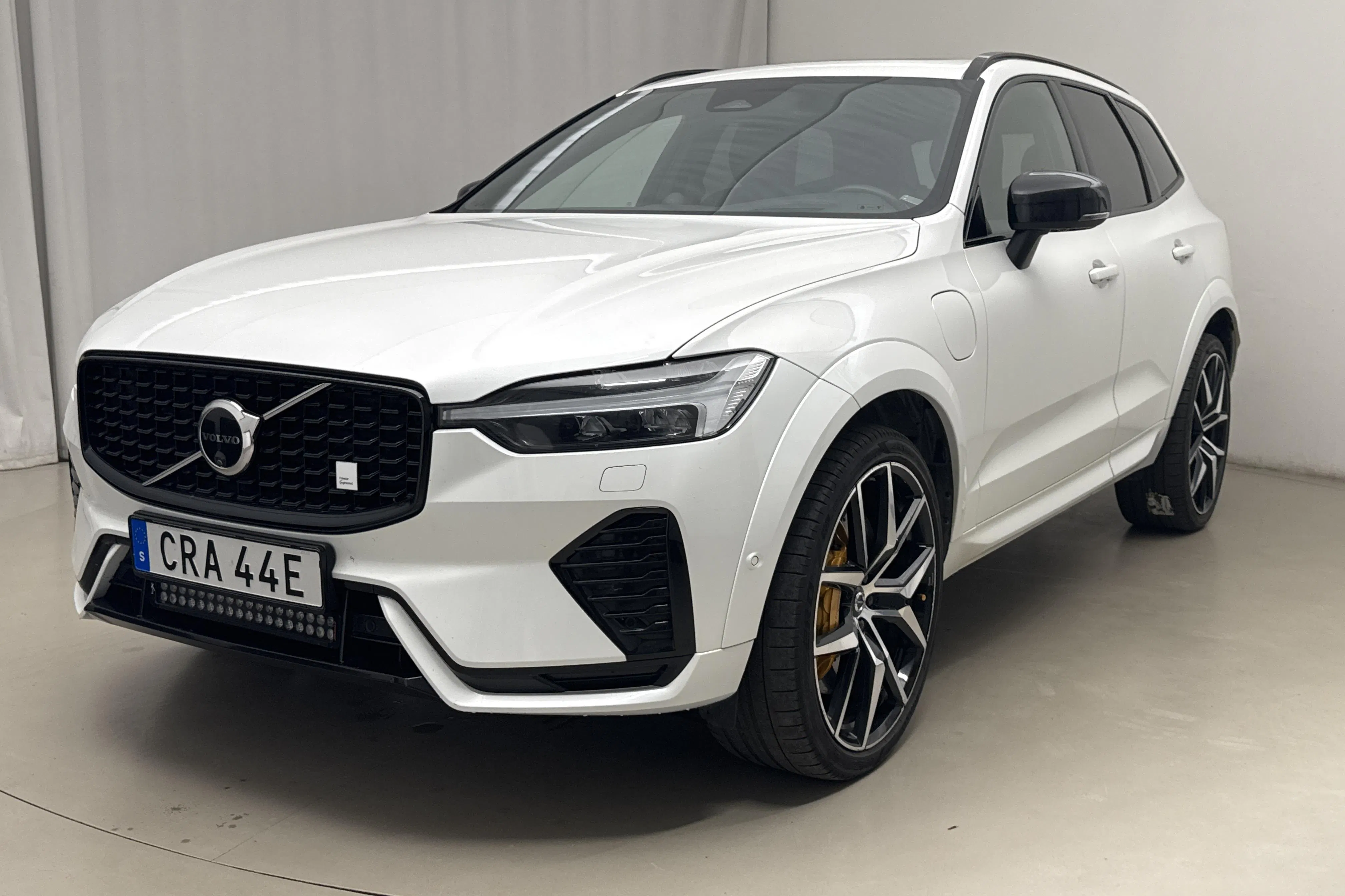 Presentationsfoto 1 av 23: Volvo XC60 T8 AWD Recharge (455hk) - 8 945 mil - Automat - vit - 2024