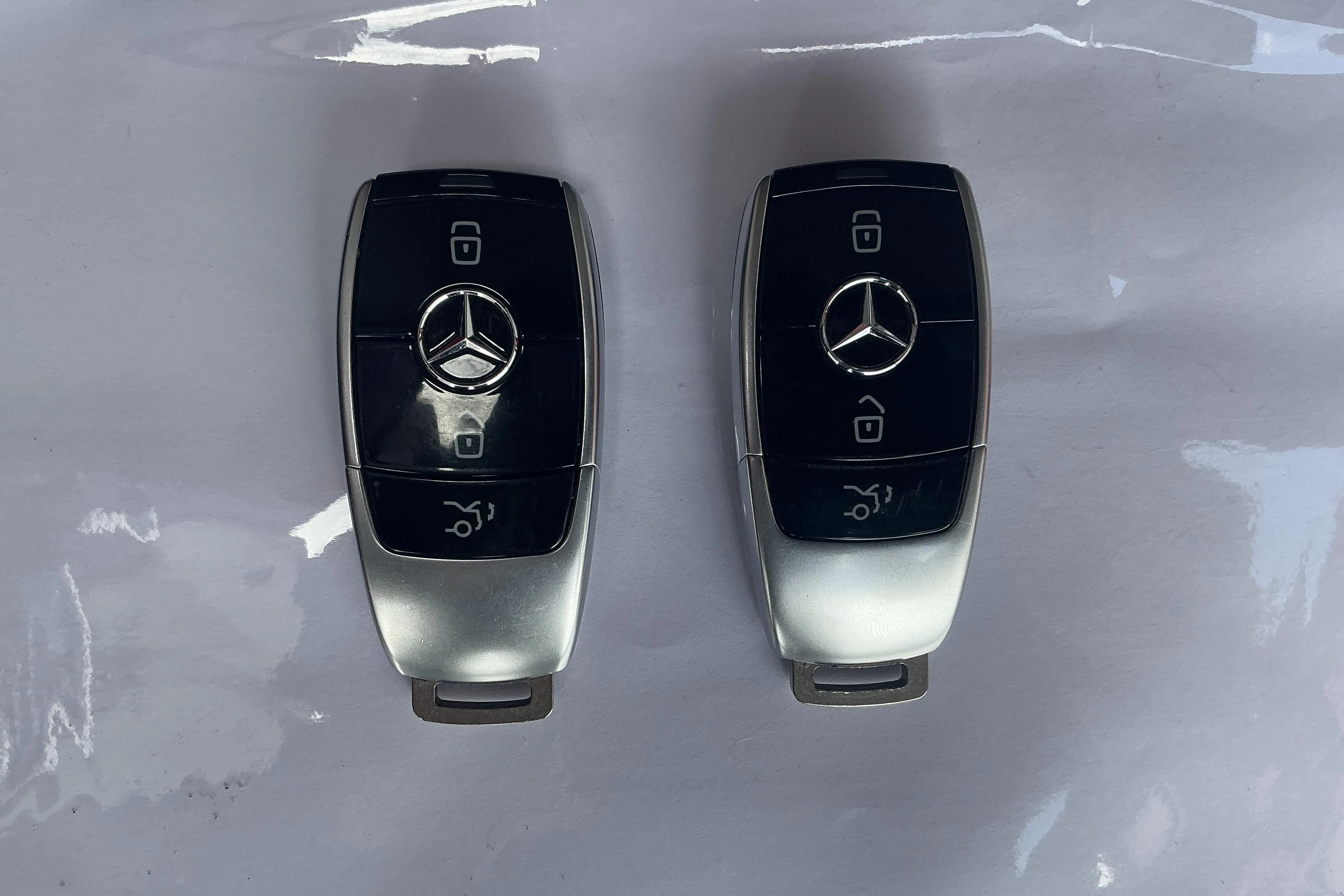 Presentationsfoto 16 av 16: Mercedes E 220 d Sedan W213 (194hk) - 3 654 mil - Automat - silver - 2017