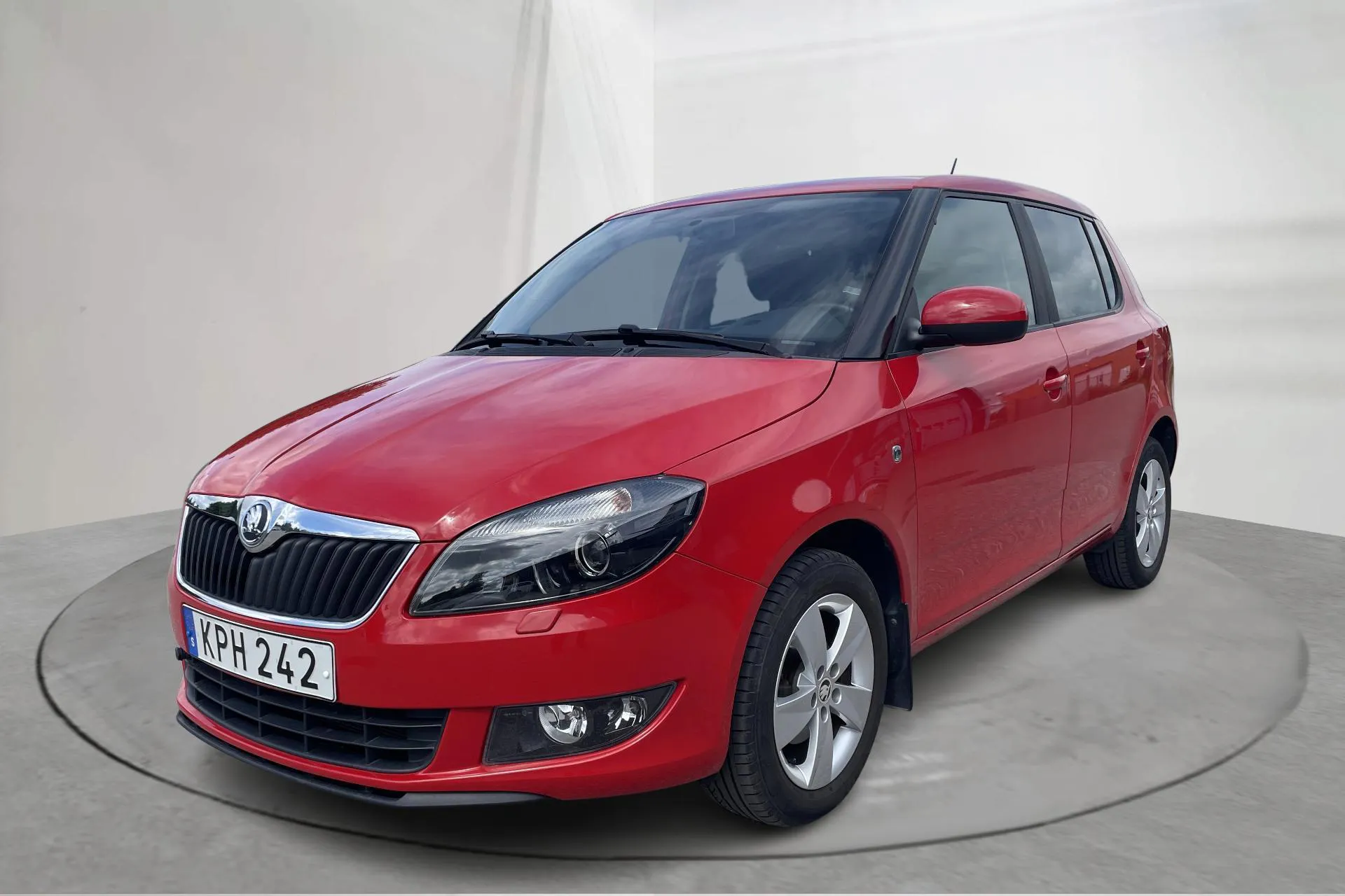 Presentationsfoto 1 av 14: Skoda Fabia 1.2 TSI (86hk) - 4 410 mil - Manuell - röd - 2015