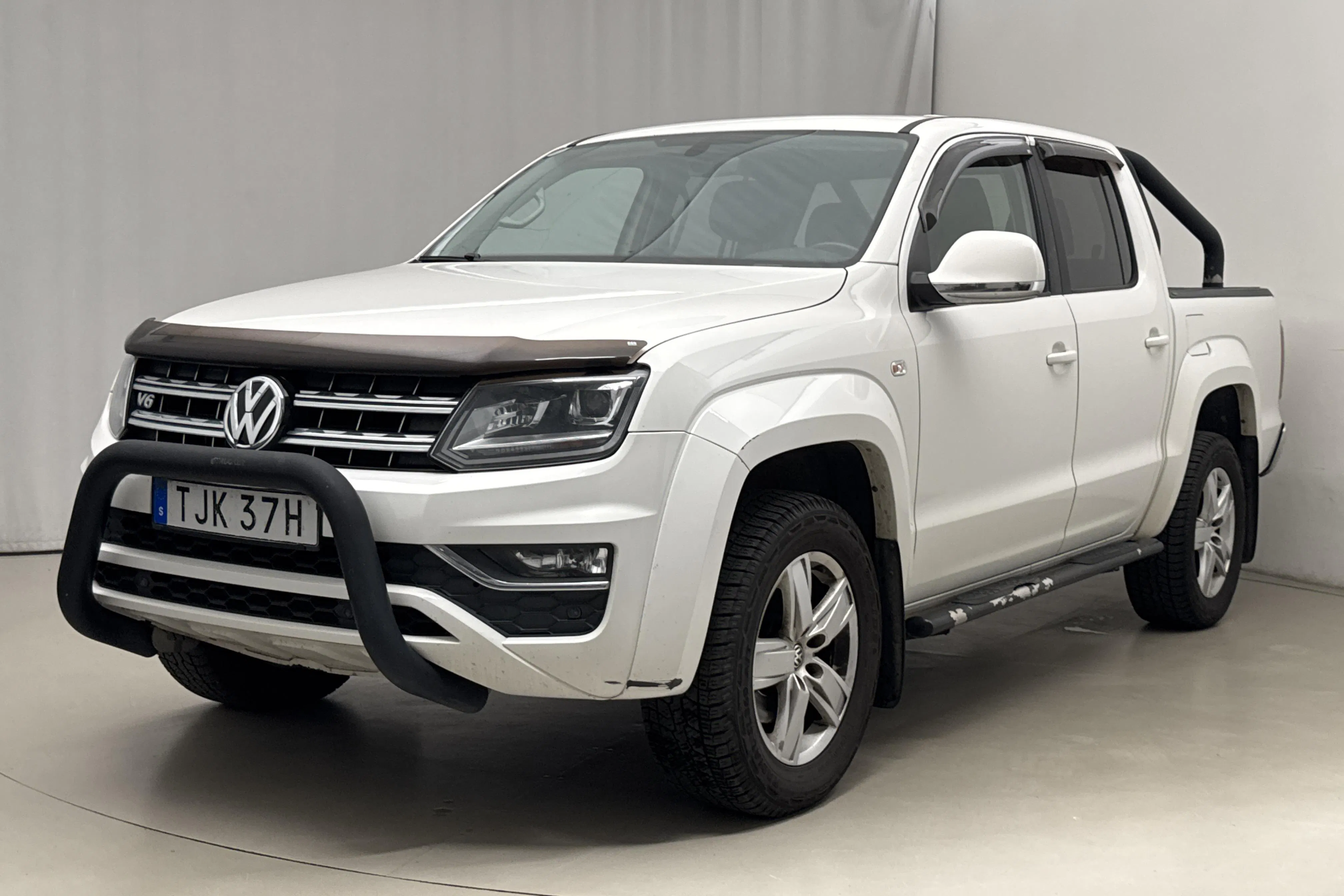 Presentationsfoto 1 av 17: VW Amarok 3.0 TDI 4motion (258hk) - 31 324 mil - Automat - vit - 2019