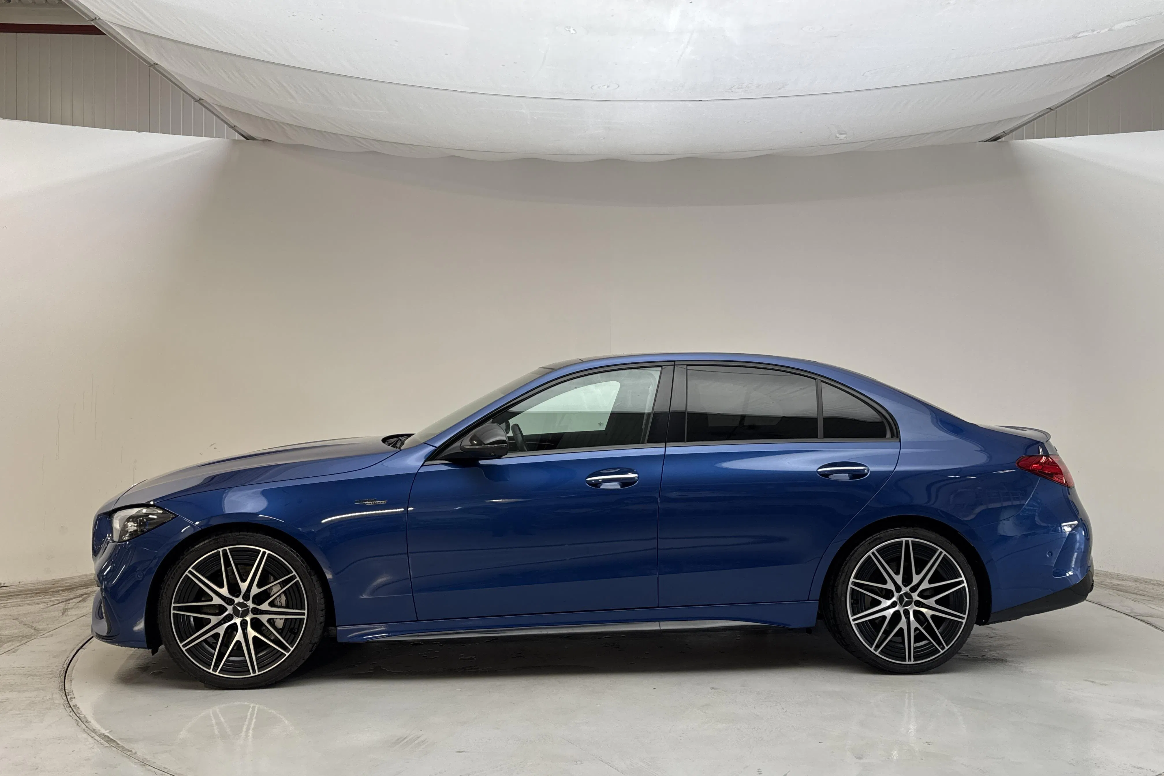 Zdjęcie prezentacyjne 2 z 17: Mercedes C 43 AMG 4Matic Sedan W206 (408hk) - 62 690 km - Automatyczna - niebieski - 2023