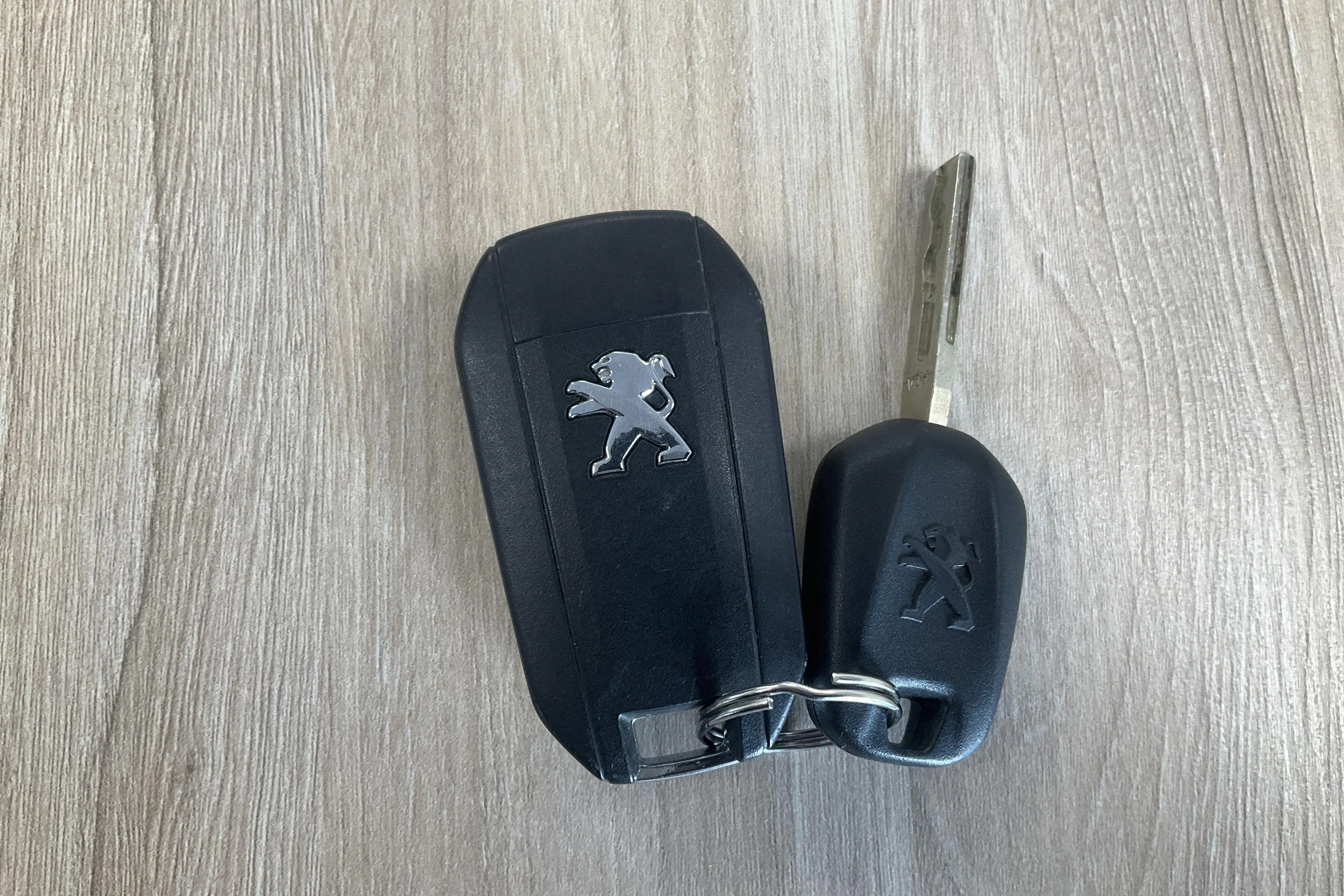 Presentationsfoto 15 av 15: Peugeot 308 1.6 Turbo (125hk) - 6 519 mil - Manuell - svart - 2014