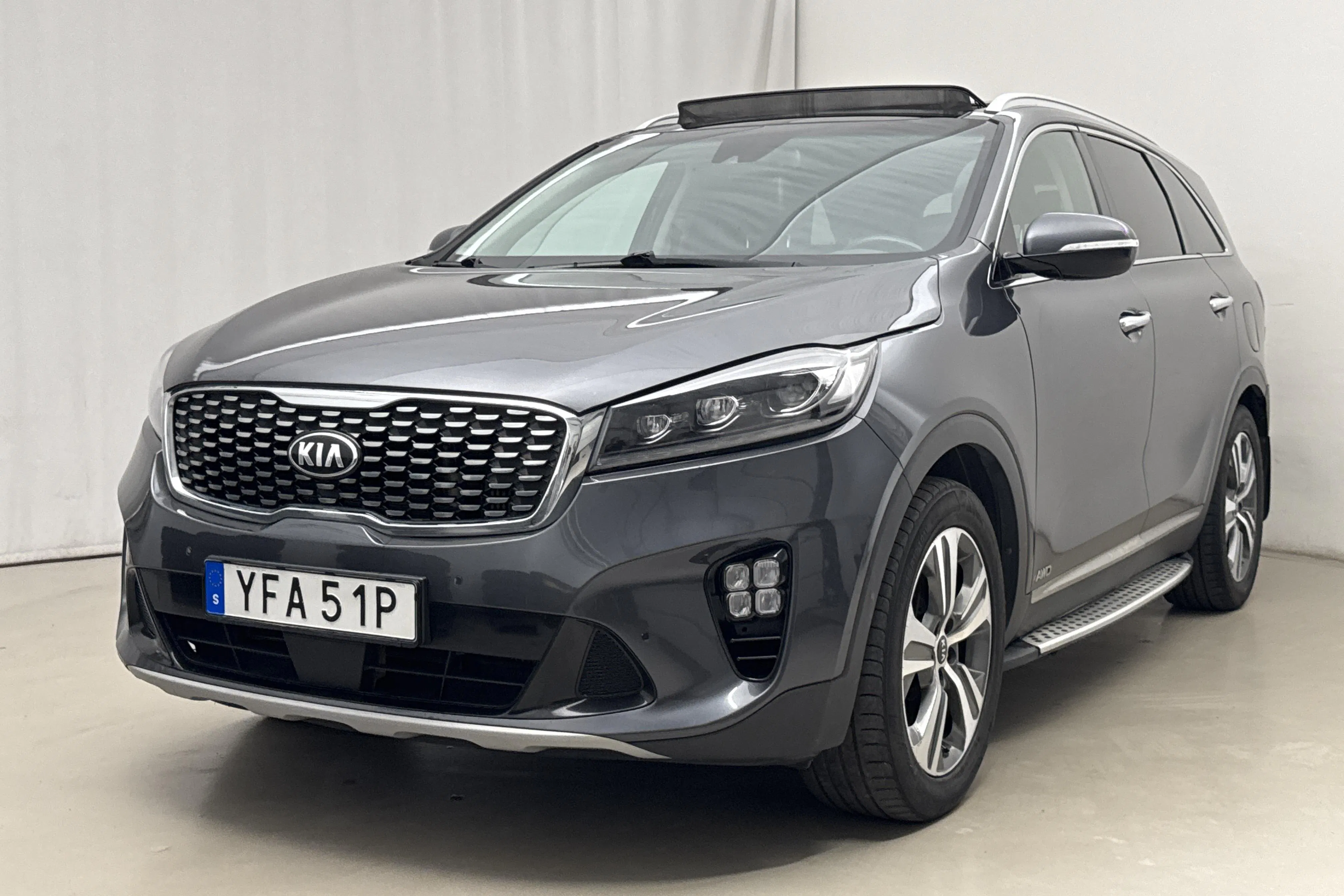 Presentationsfoto 1 av 24: KIA Sorento 2.2 CRDi AWD (200hk) - 22 218 mil - Automat - grå - 2020