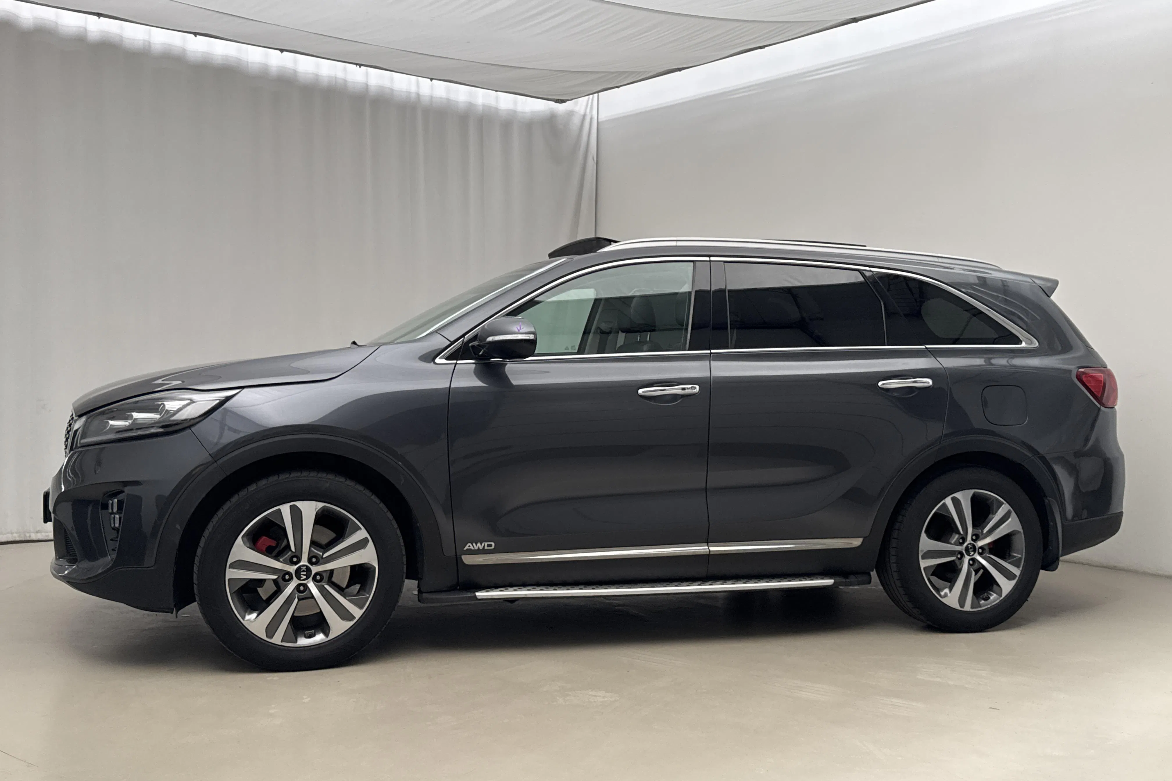 Presentationsfoto 2 av 24: KIA Sorento 2.2 CRDi AWD (200hk) - 22 218 mil - Automat - grå - 2020