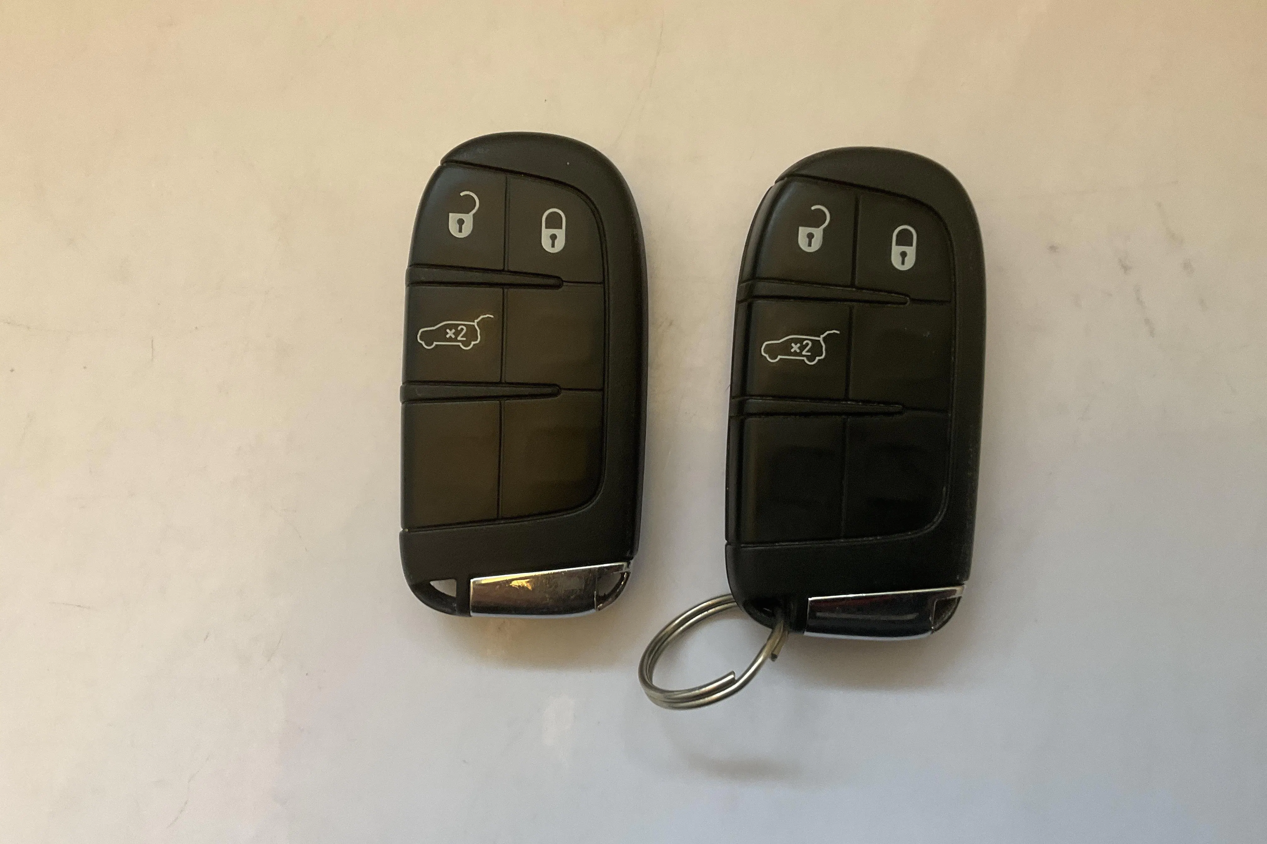 Presentationsfoto 15 av 15: Jeep Compass 1.3 PHEV 4WD (190hk) - 8 636 mil - Automat - grå - 2020